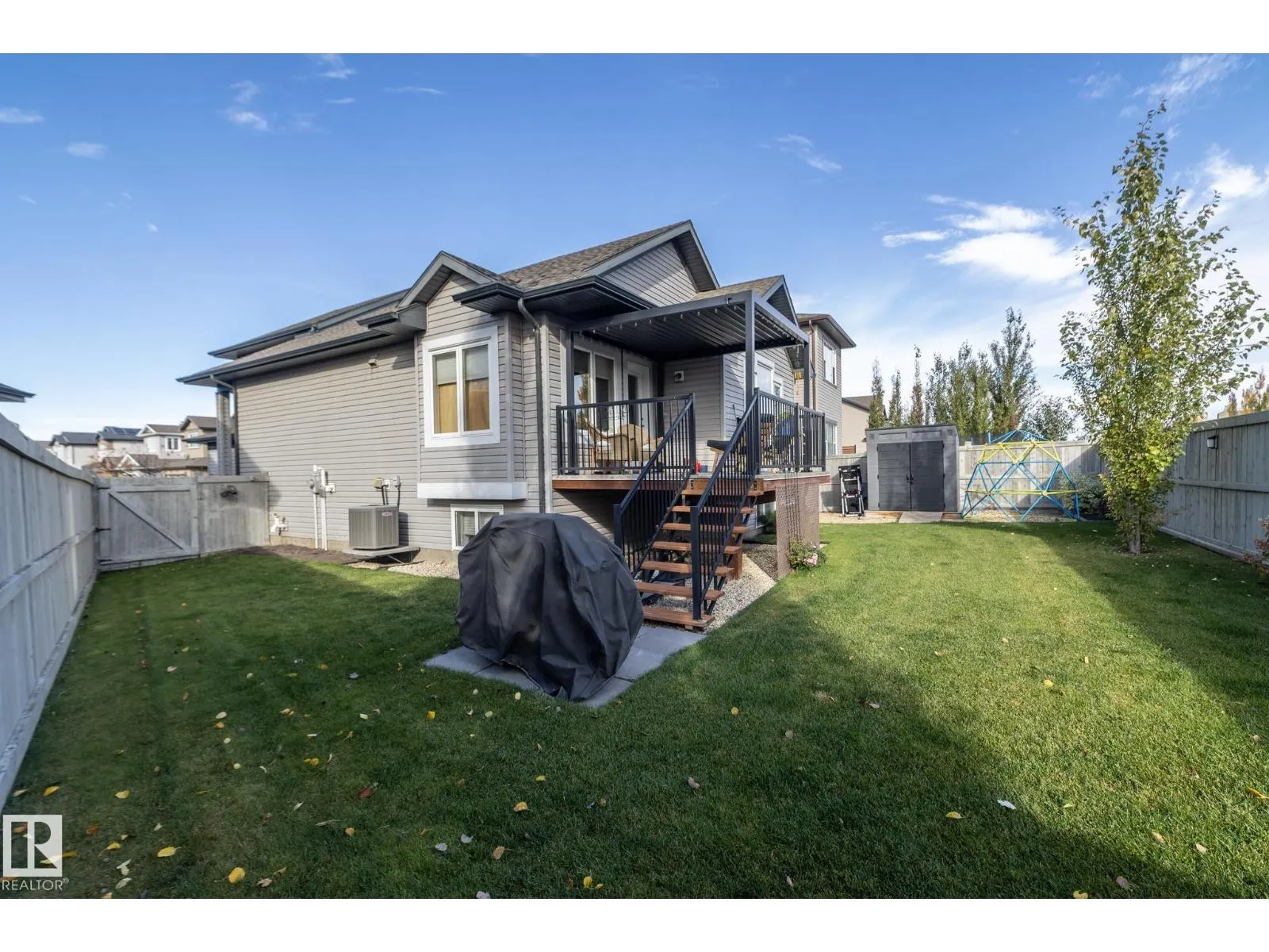 53 SANDALWOOD PL
