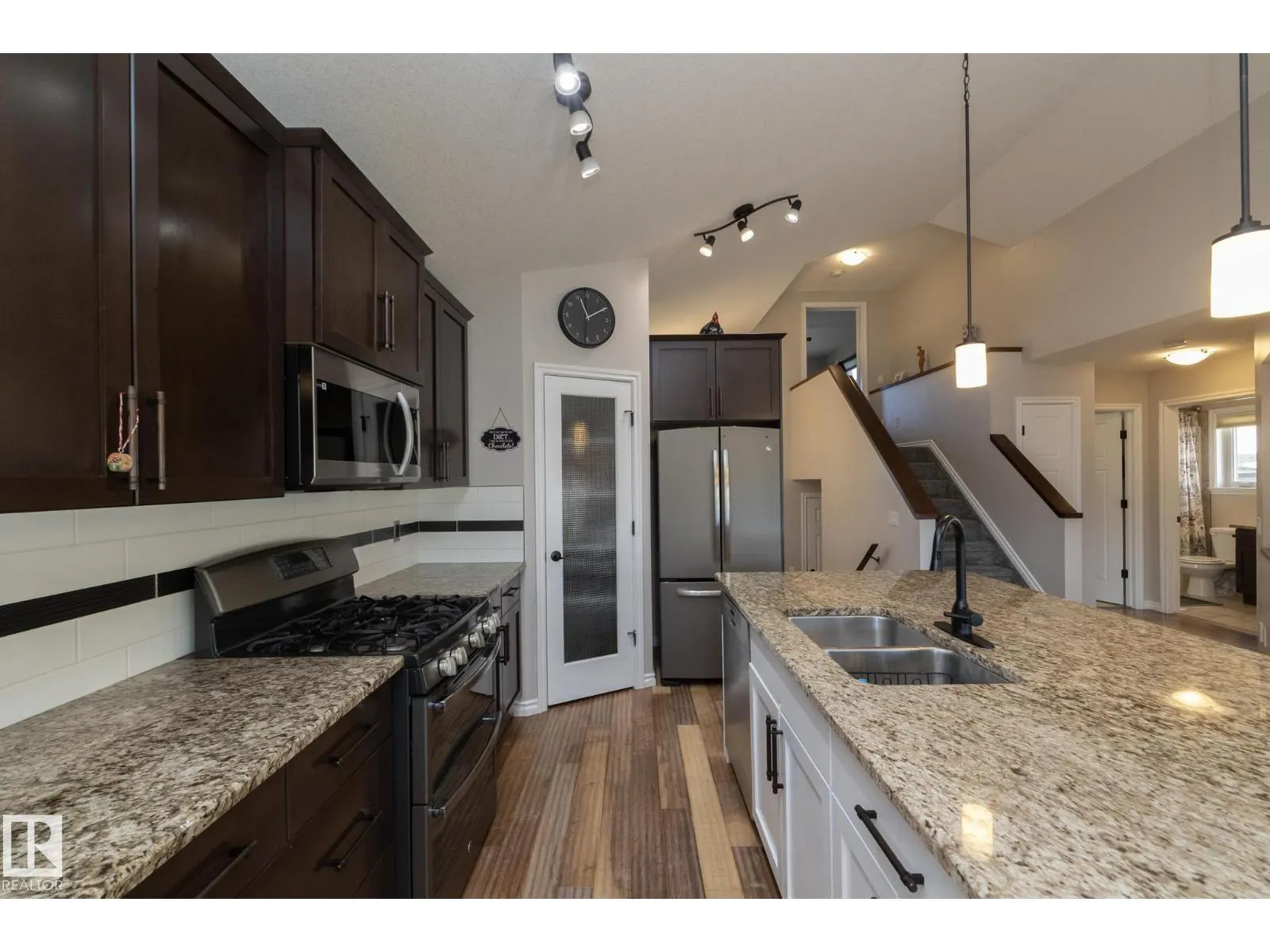 53 SANDALWOOD PL