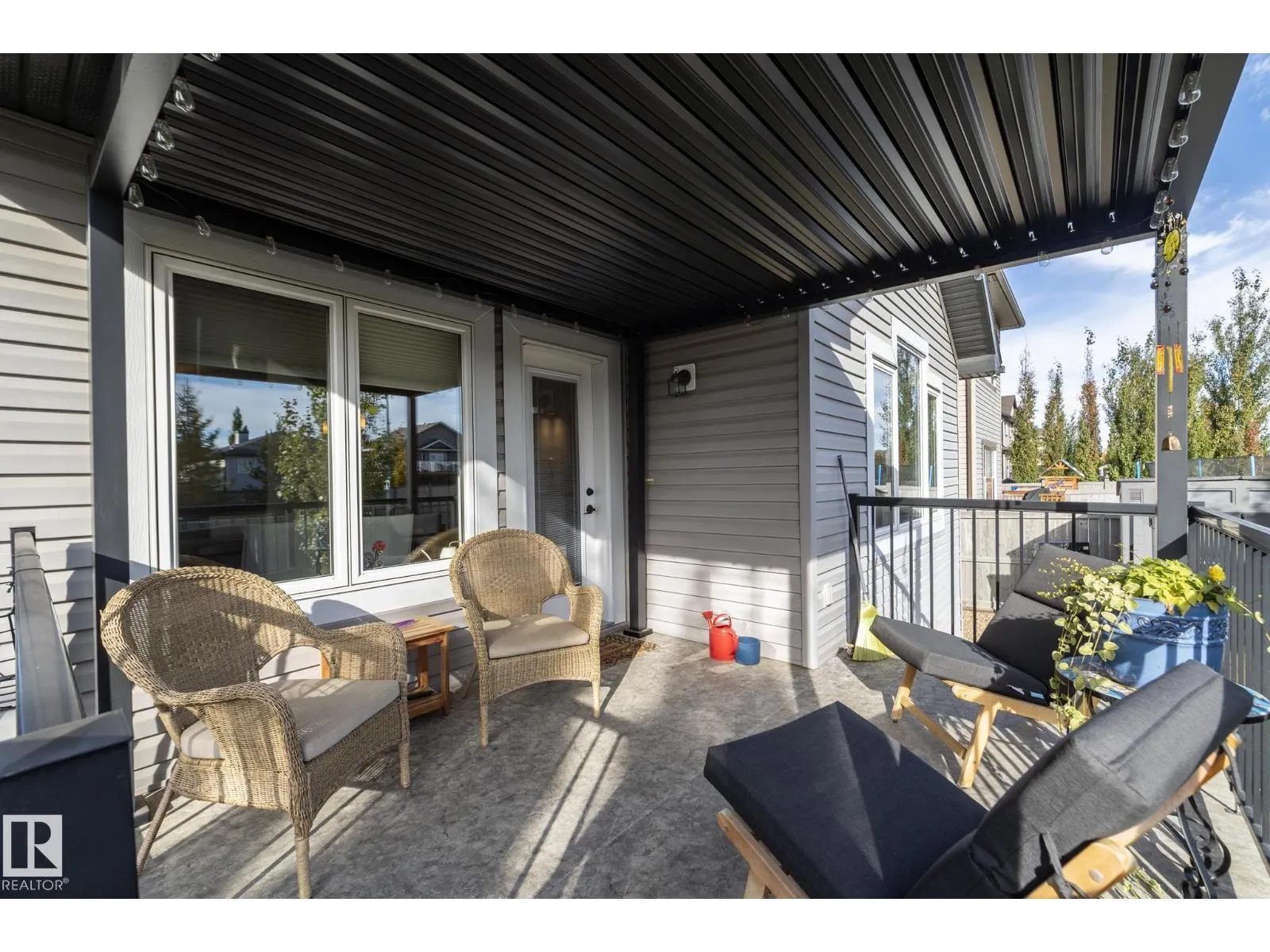 53 SANDALWOOD PL