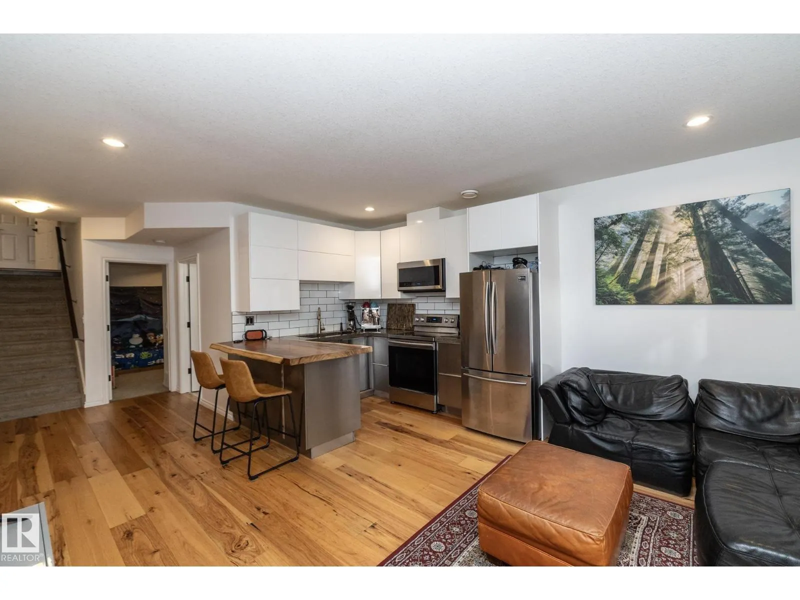 53 SANDALWOOD PL