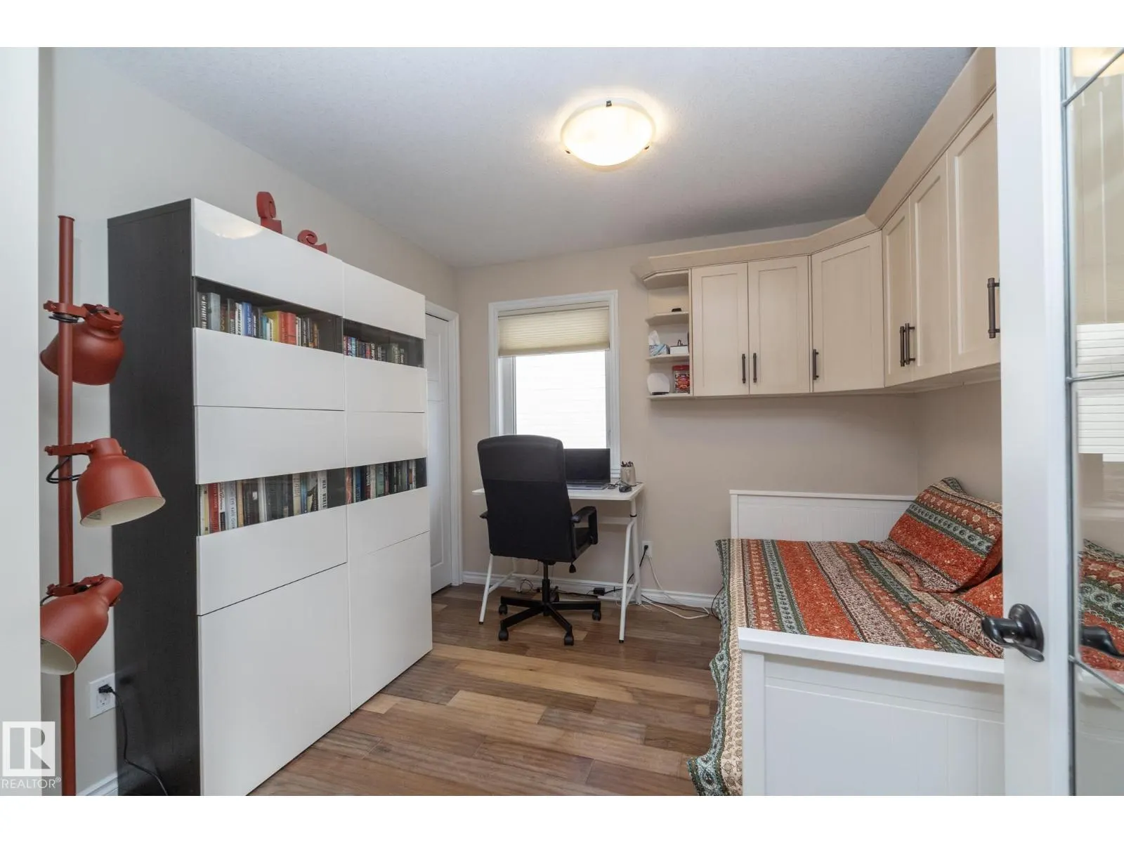 53 SANDALWOOD PL