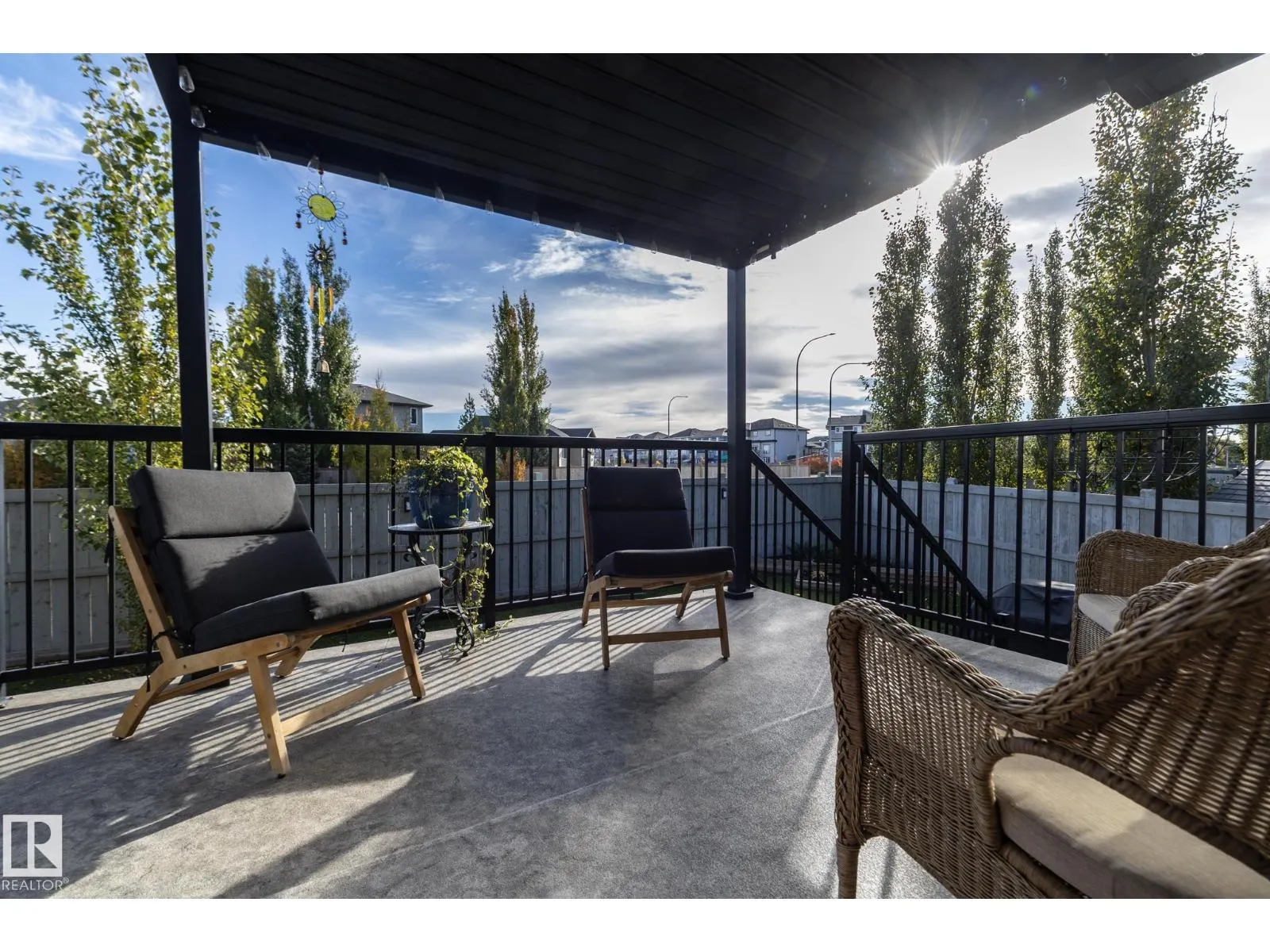 53 SANDALWOOD PL