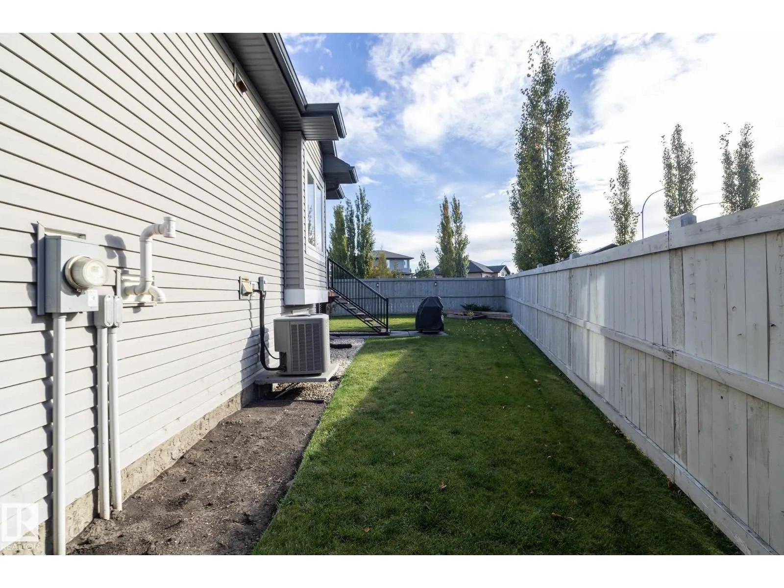 53 SANDALWOOD PL