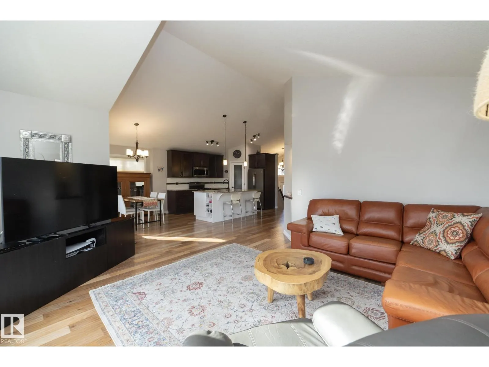 53 SANDALWOOD PL
