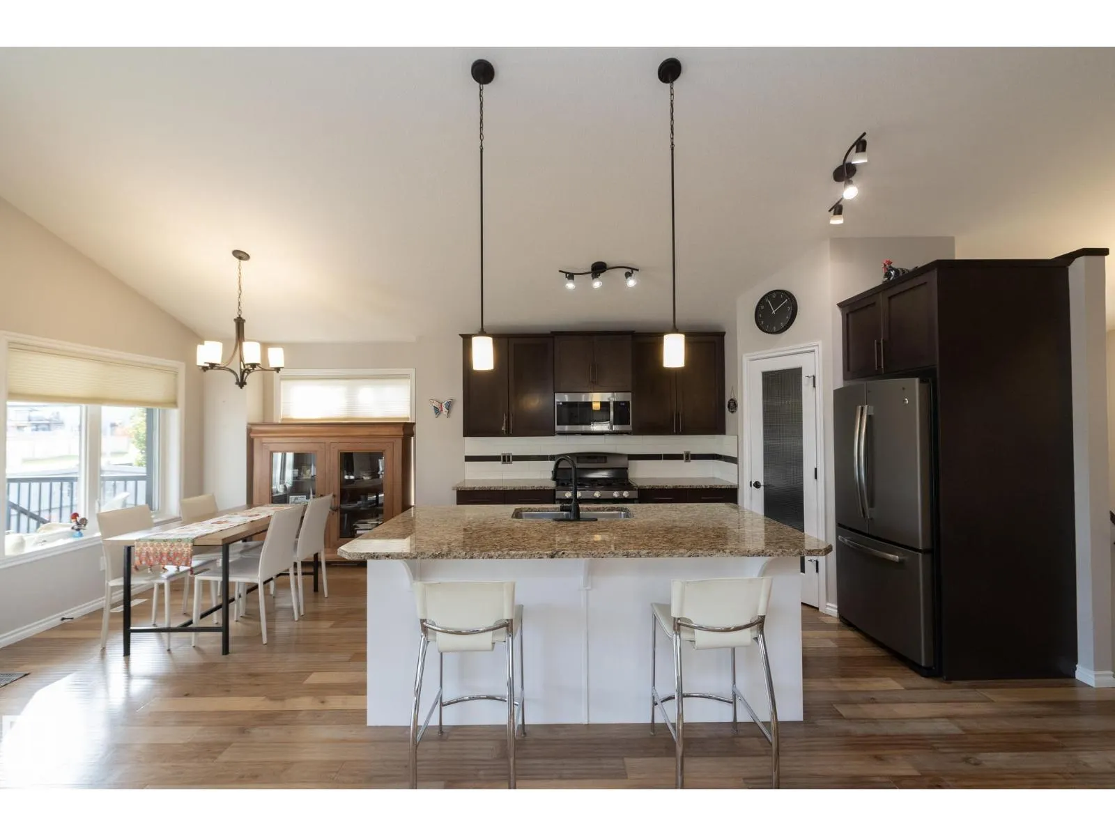 53 SANDALWOOD PL