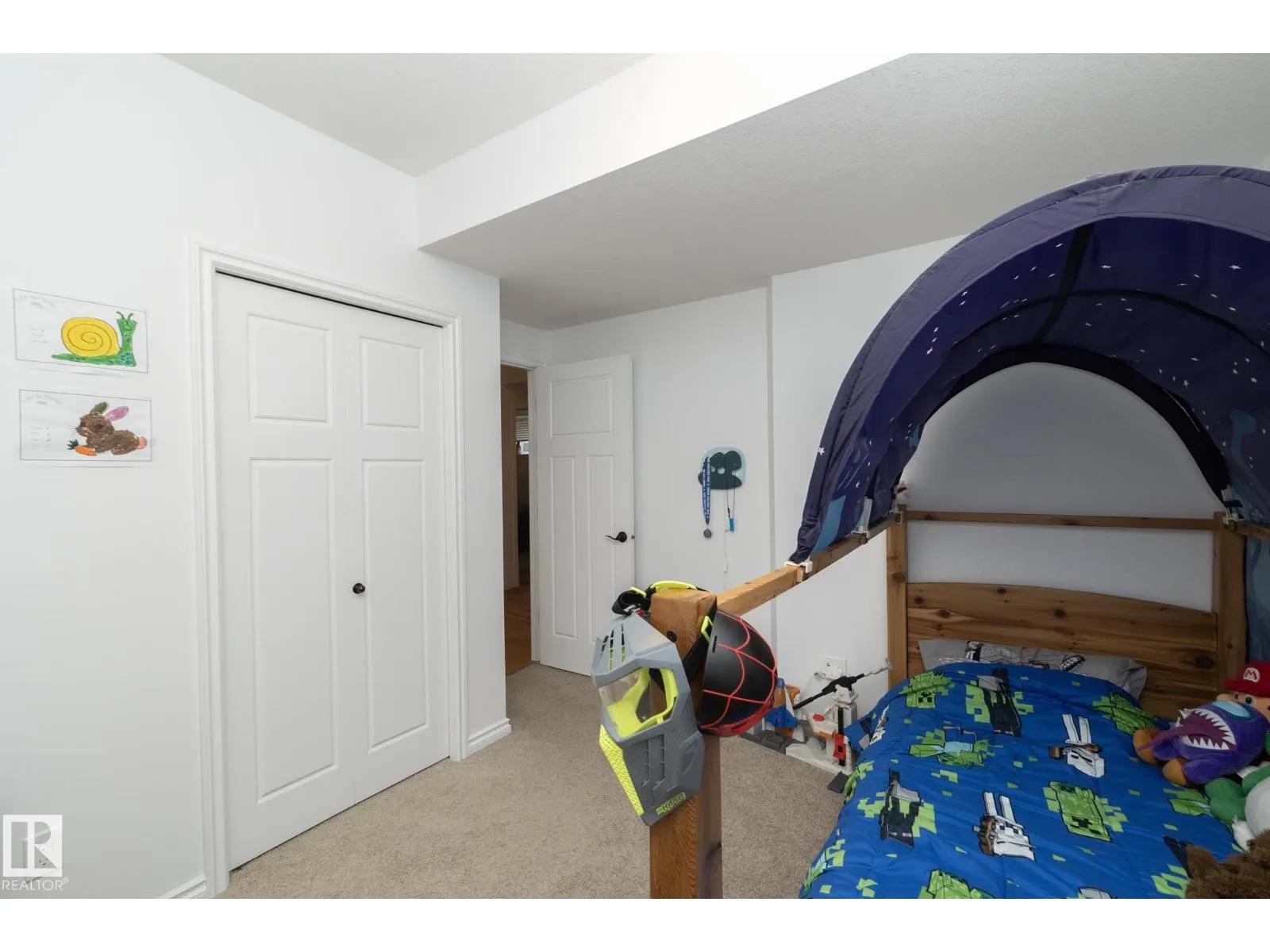 53 SANDALWOOD PL