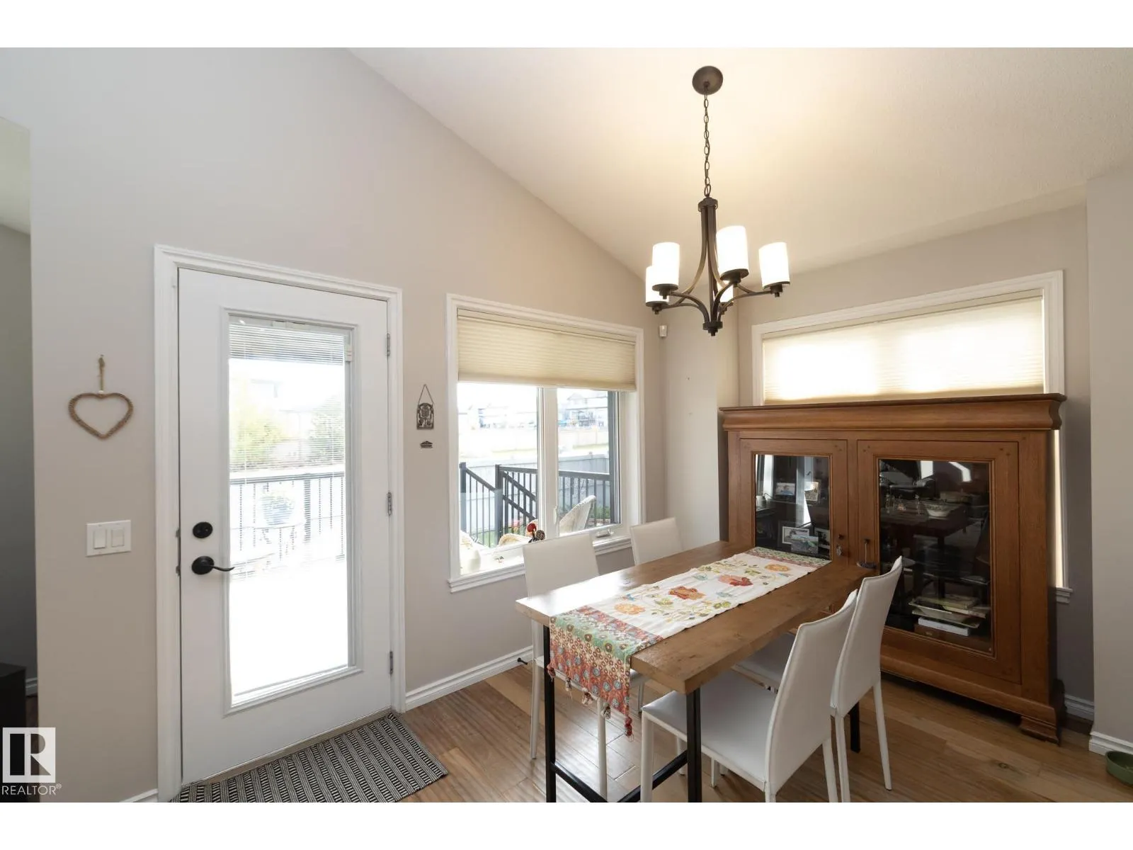 53 SANDALWOOD PL