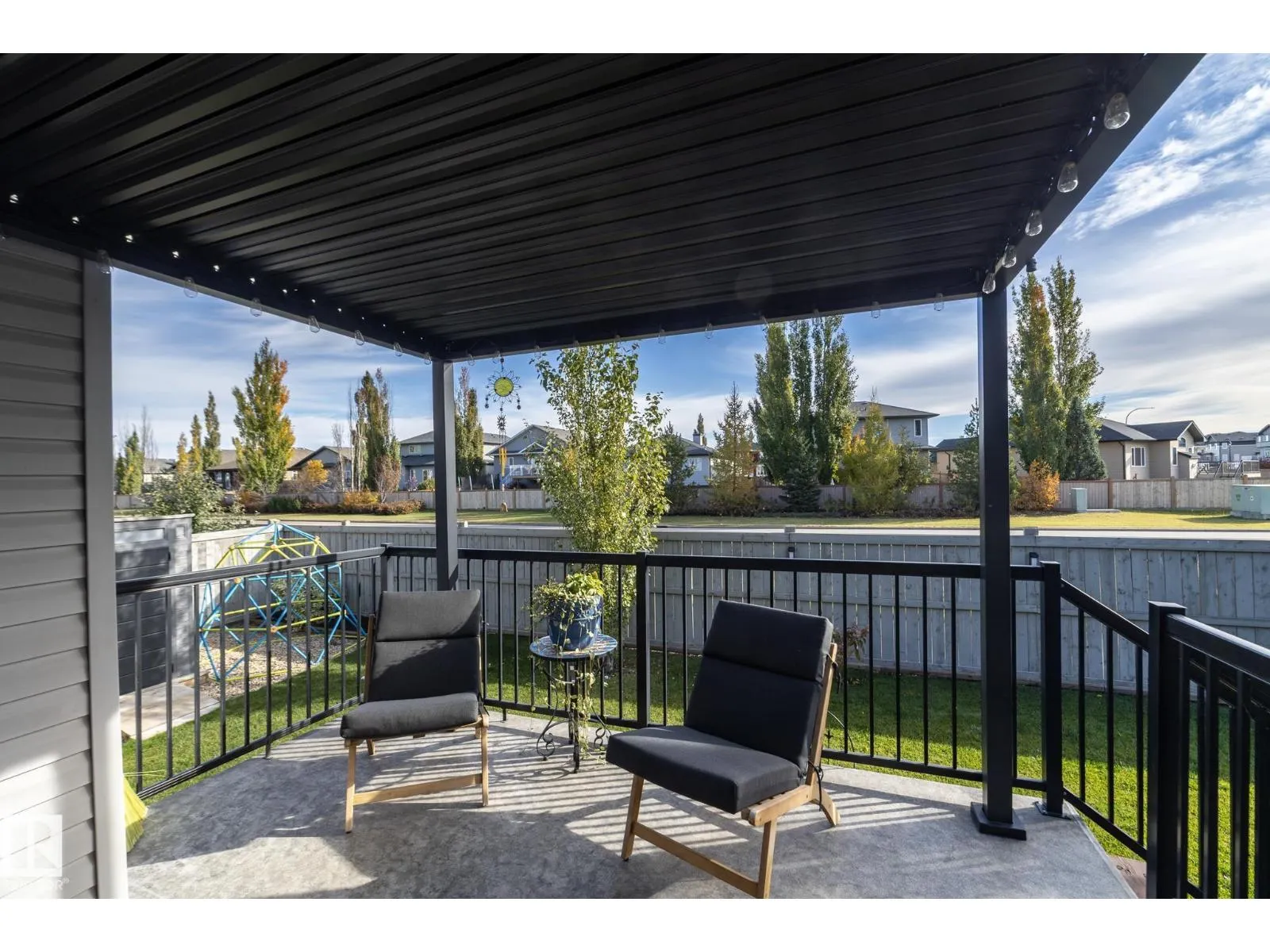 53 SANDALWOOD PL