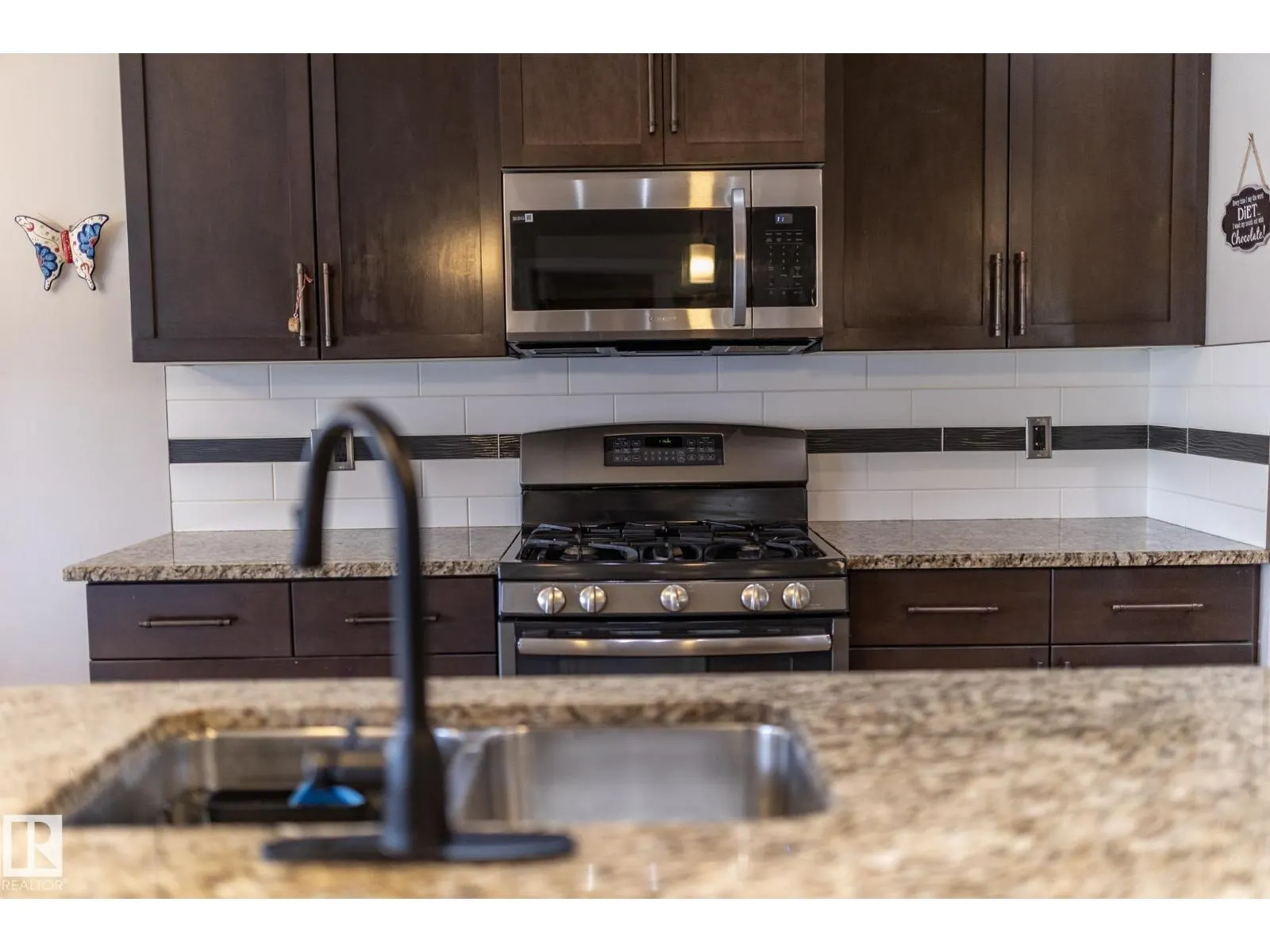 53 SANDALWOOD PL