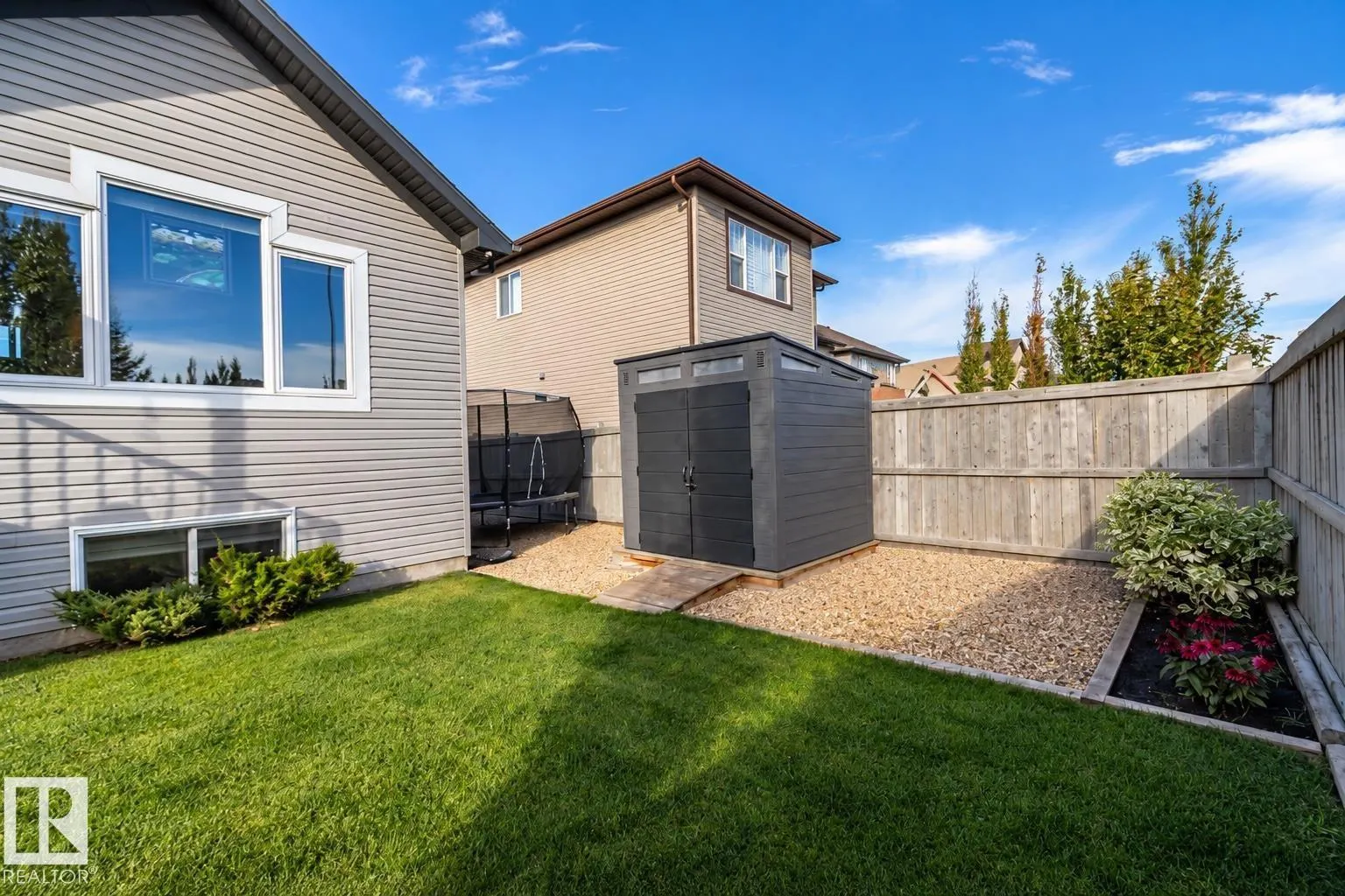 53 SANDALWOOD PL