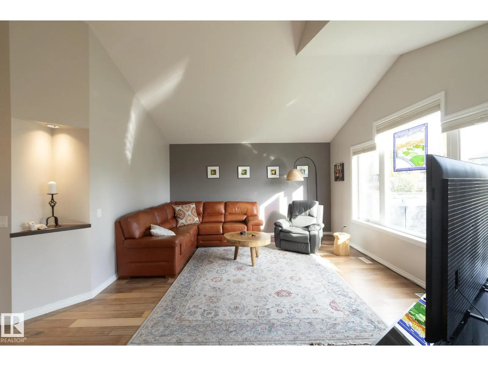 53 SANDALWOOD PL