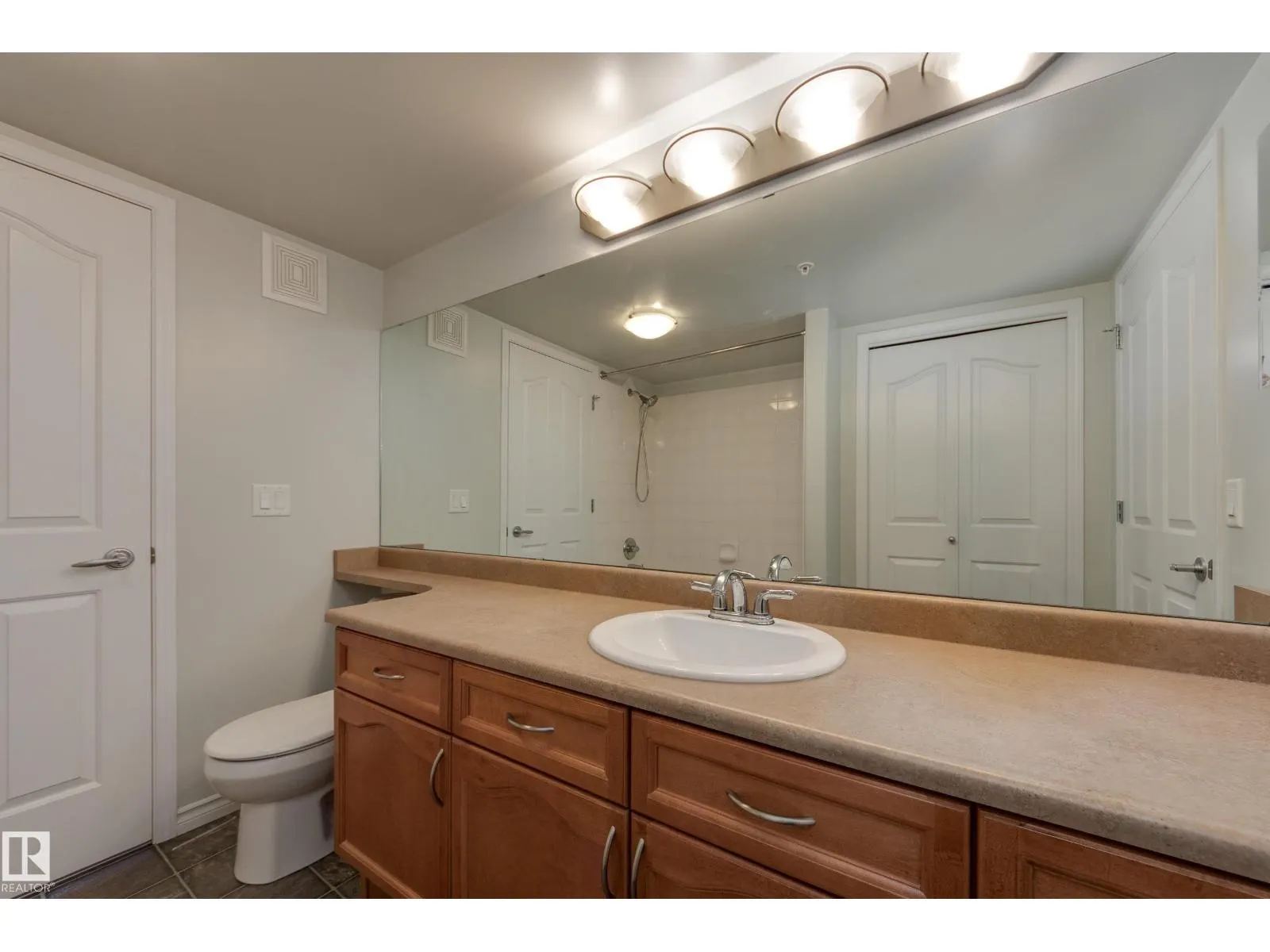 #216 7510 89 ST NW