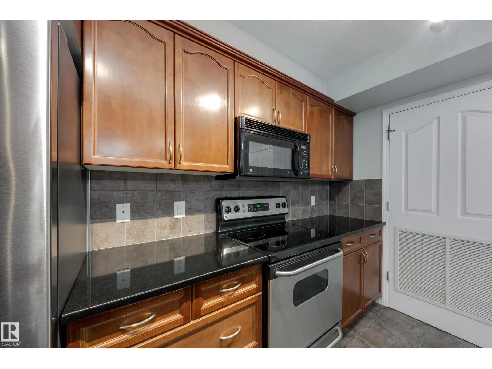 #216 7510 89 ST NW