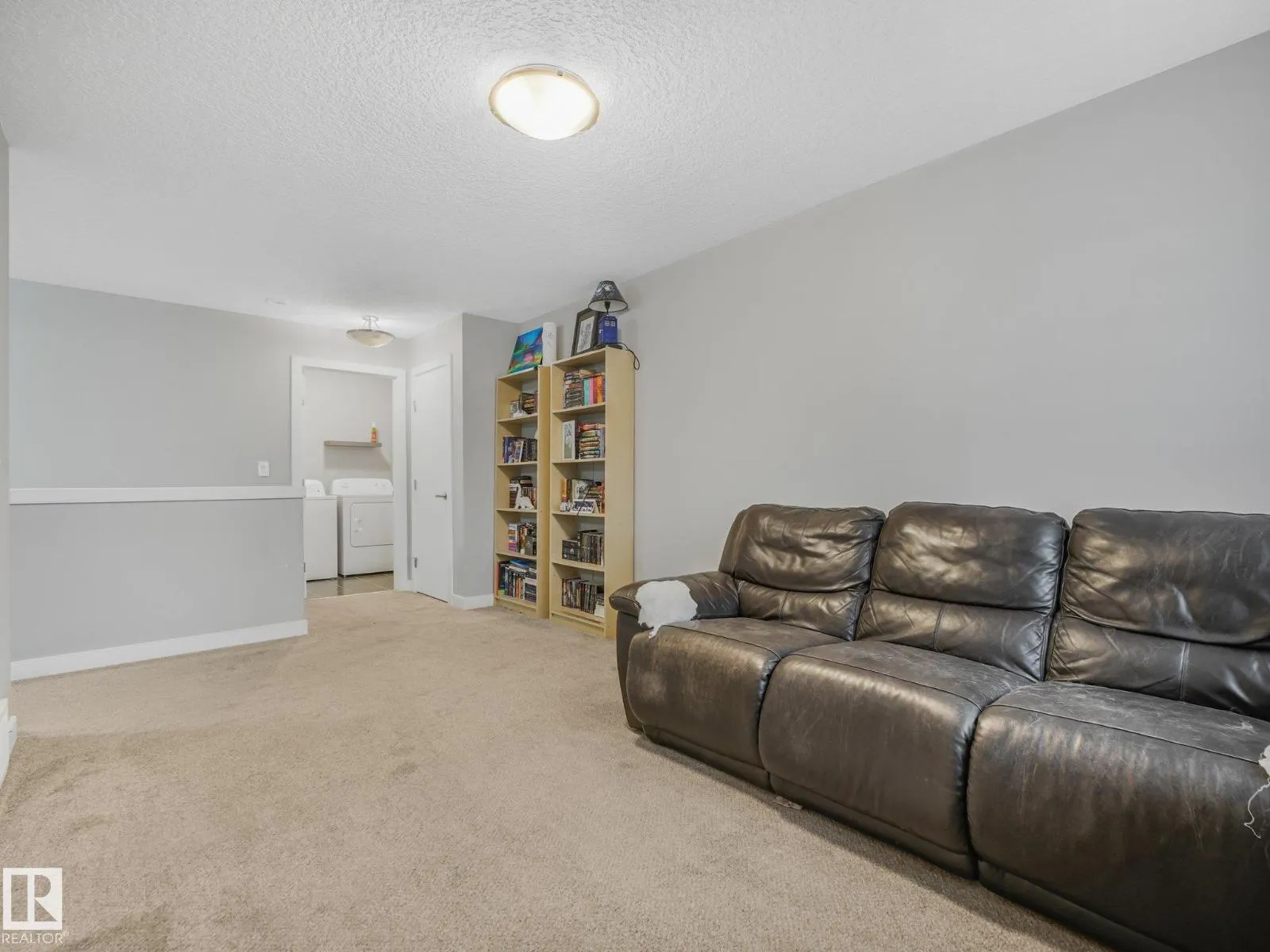 1711 201 ST NW