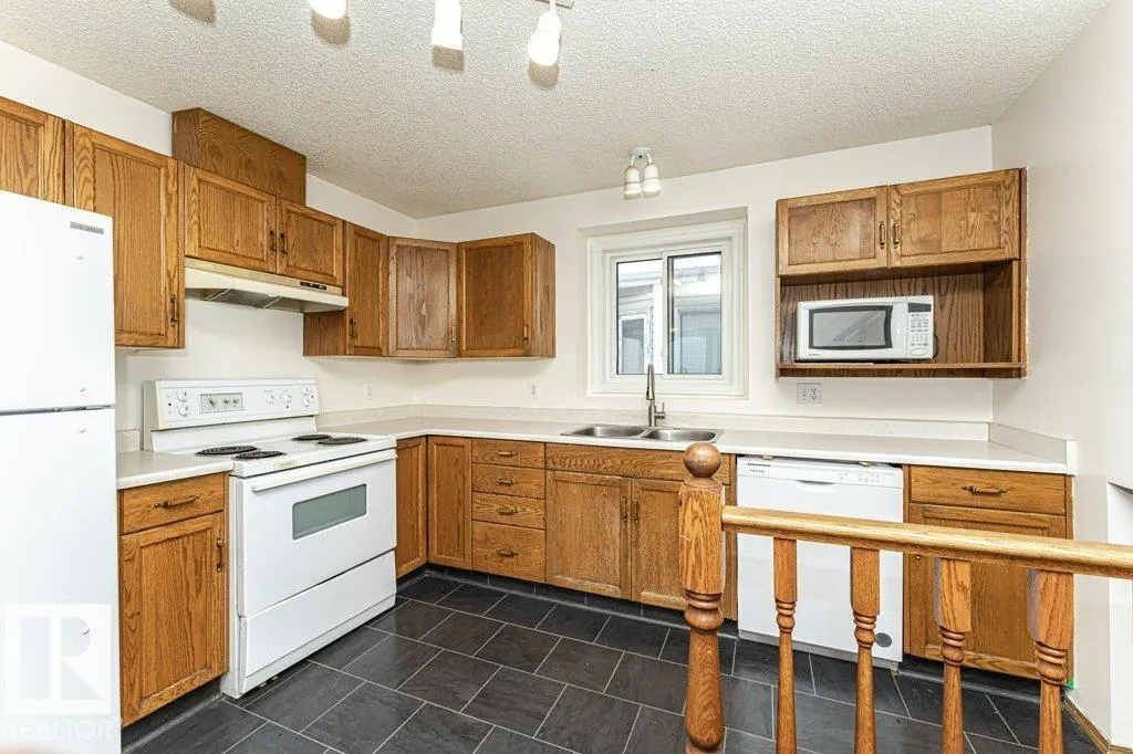242 KIRKWOOD AV NW