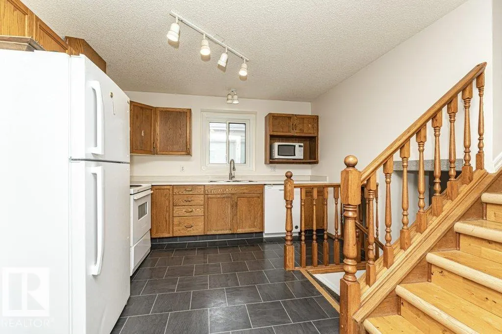 242 KIRKWOOD AV NW