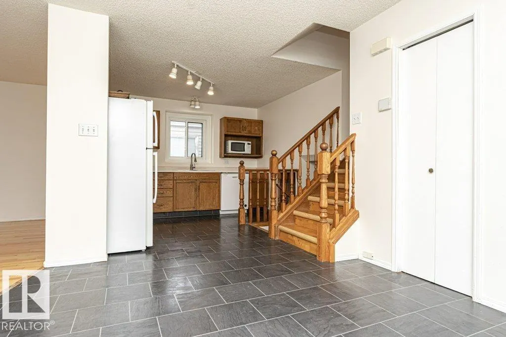 242 KIRKWOOD AV NW