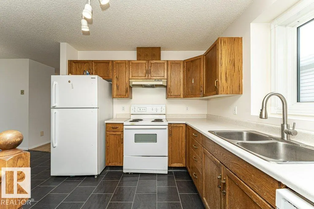 242 KIRKWOOD AV NW