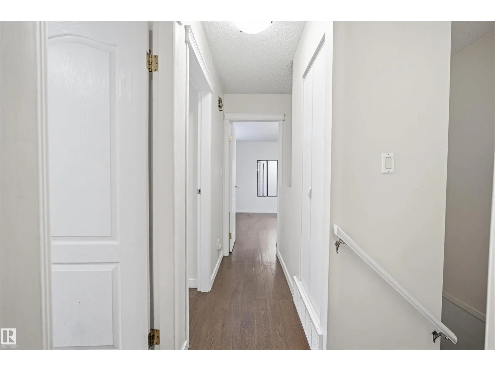 8003 27 AV NW