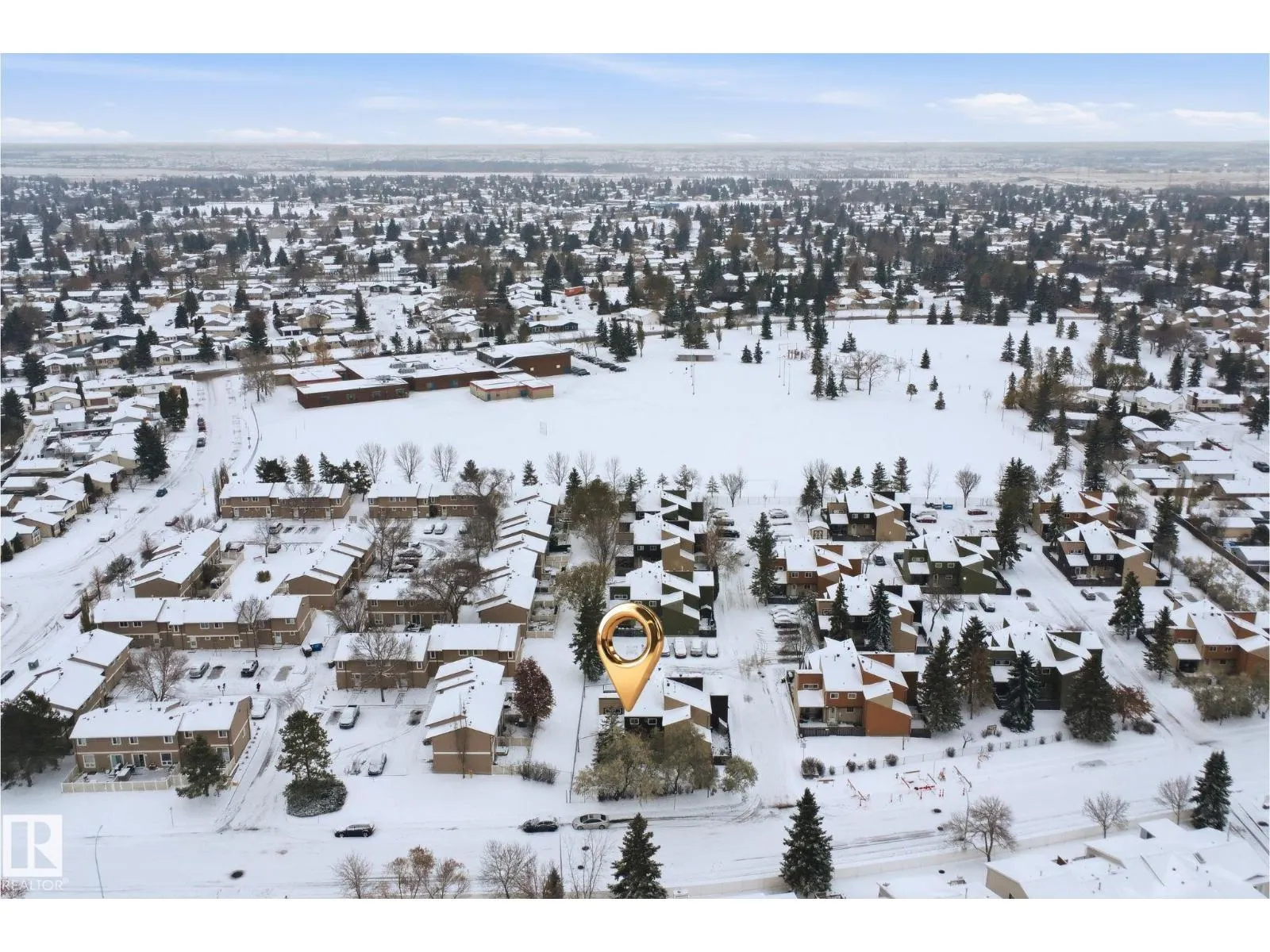 8003 27 AV NW
