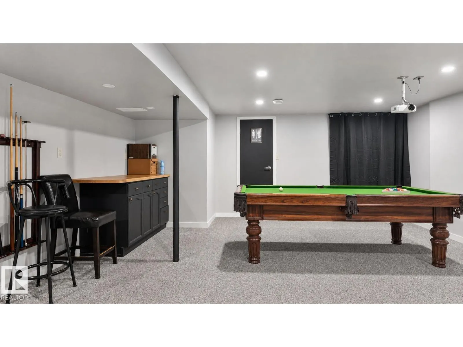 16608 109 ST NW