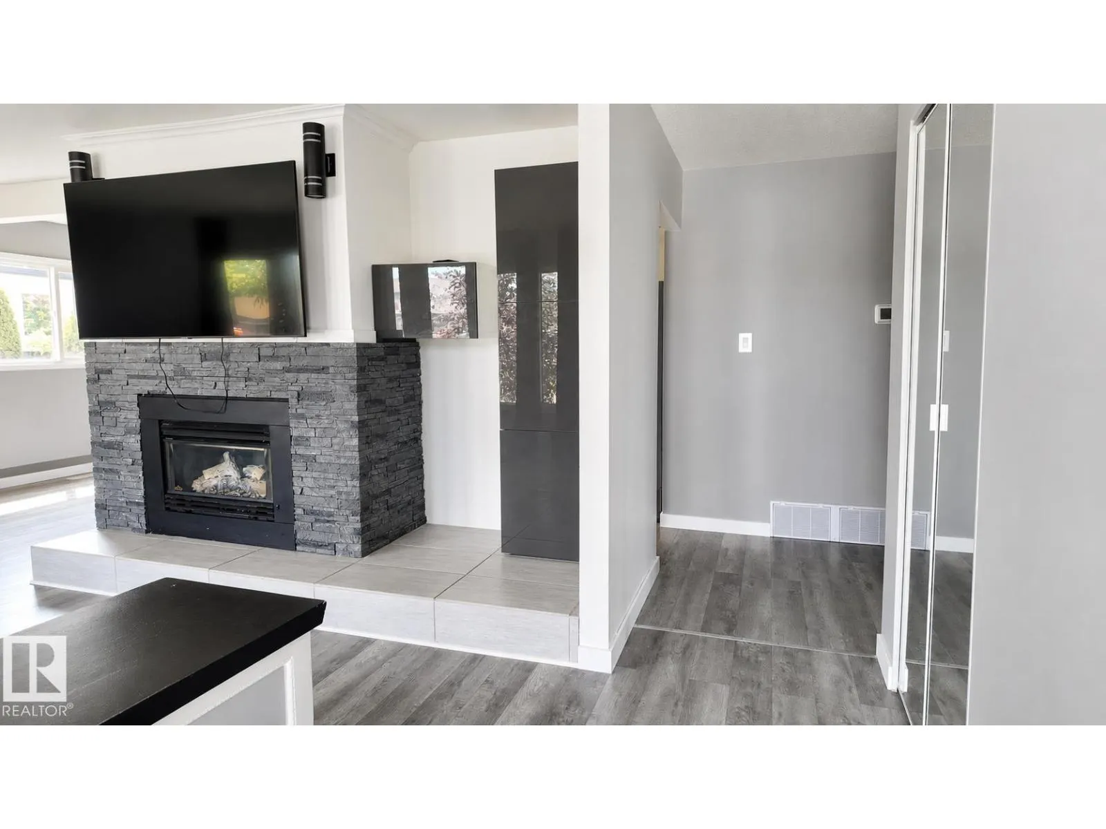 16608 109 ST NW