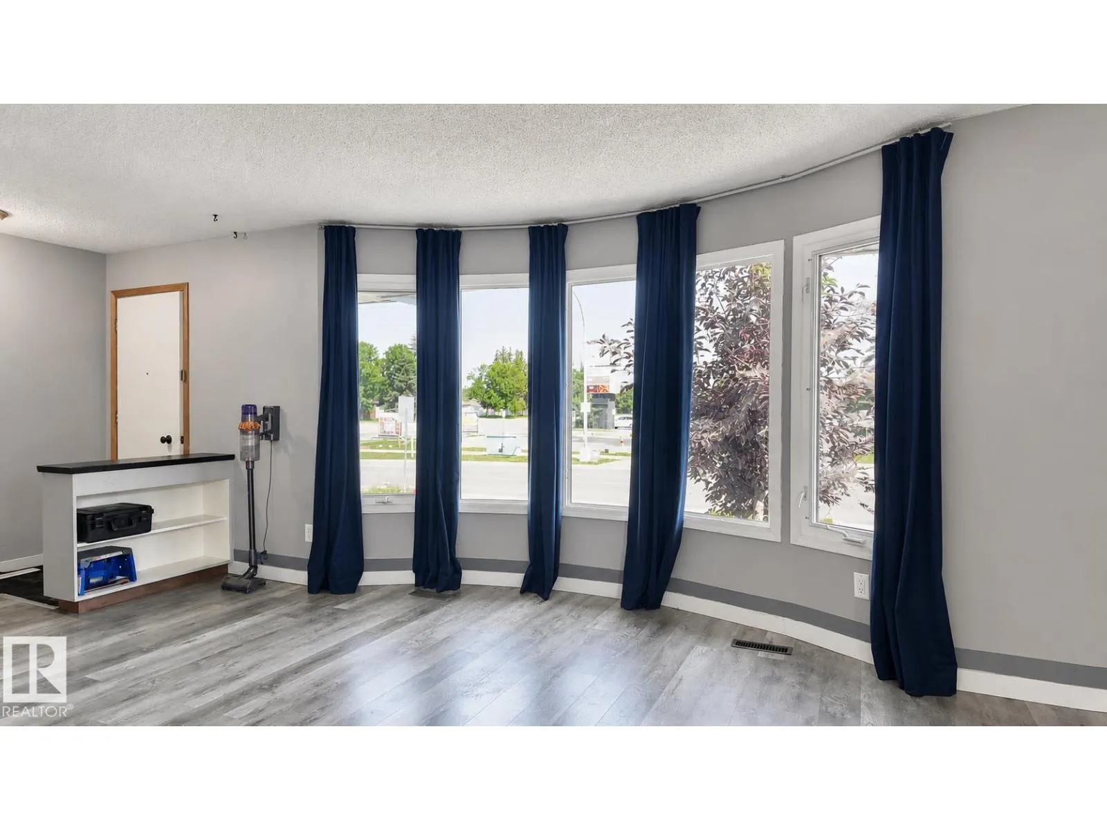 16608 109 ST NW