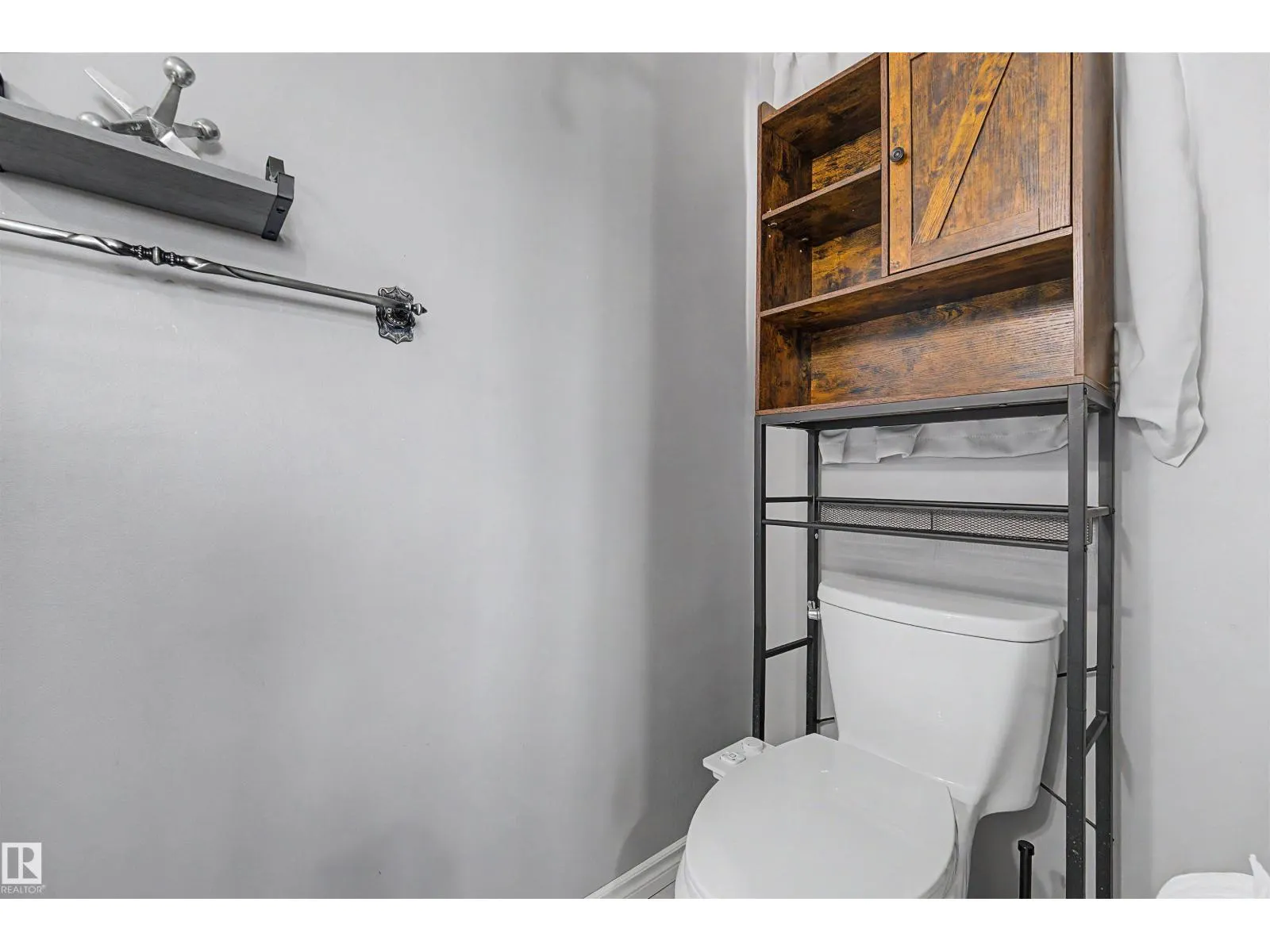16608 109 ST NW