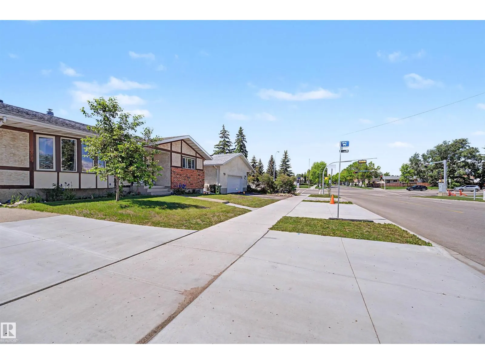 16608 109 ST NW