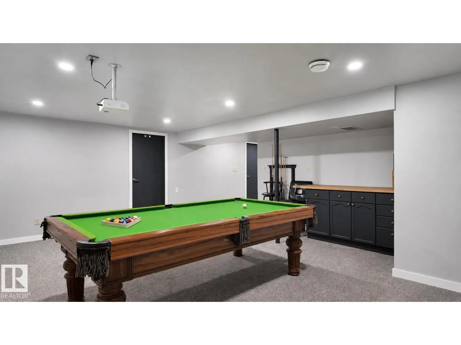 16608 109 ST NW