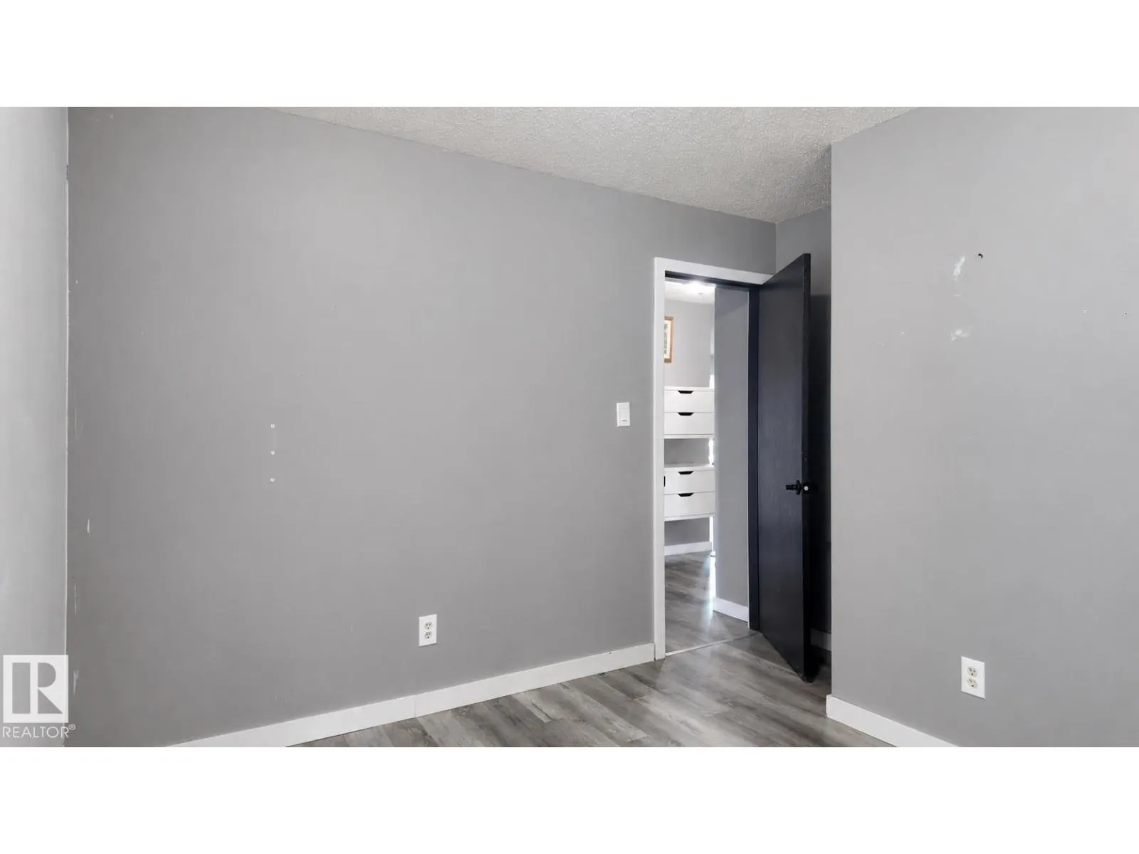 16608 109 ST NW