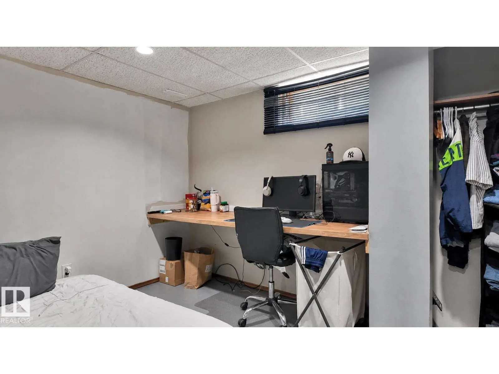 16608 109 ST NW