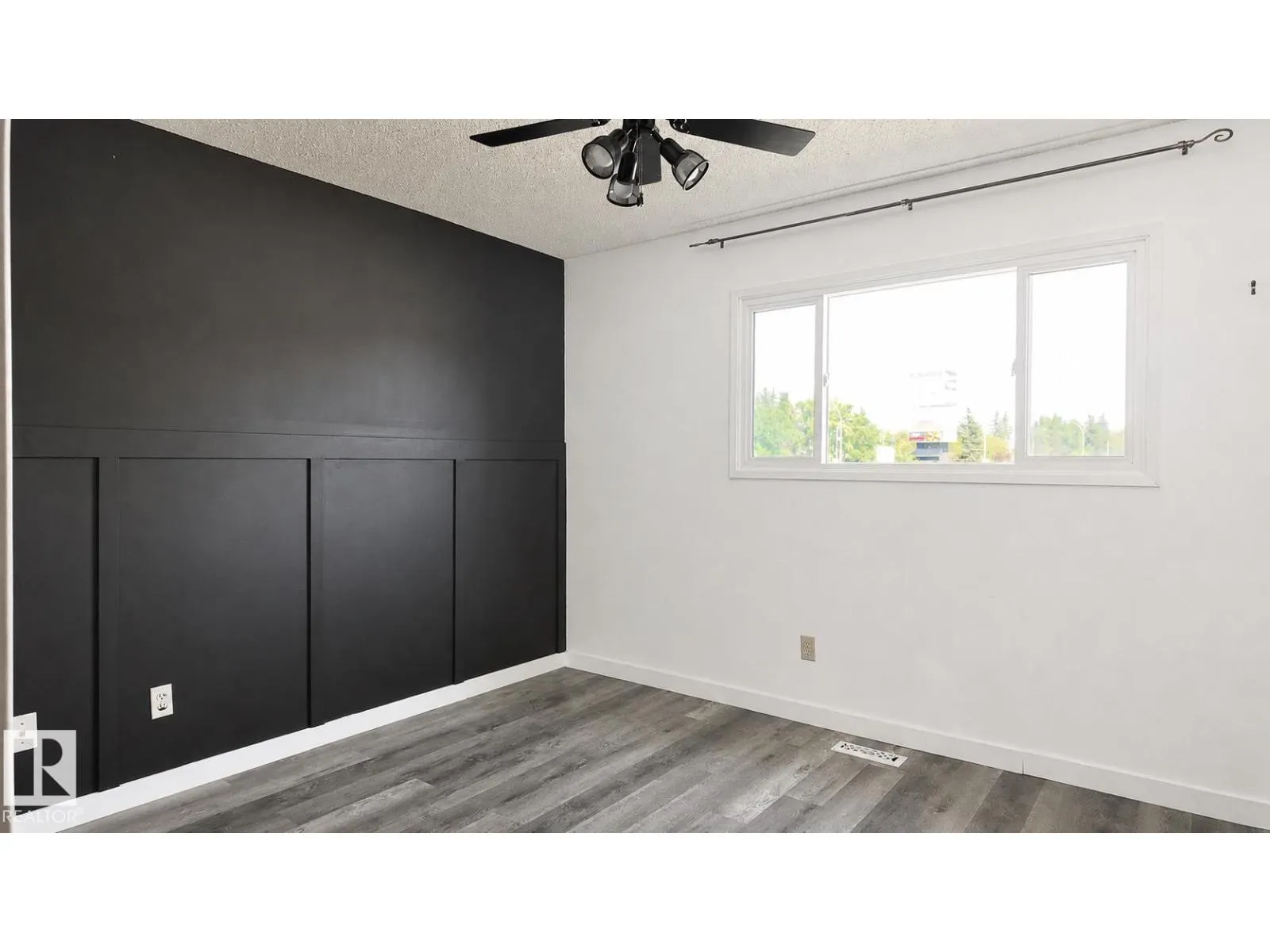 16608 109 ST NW