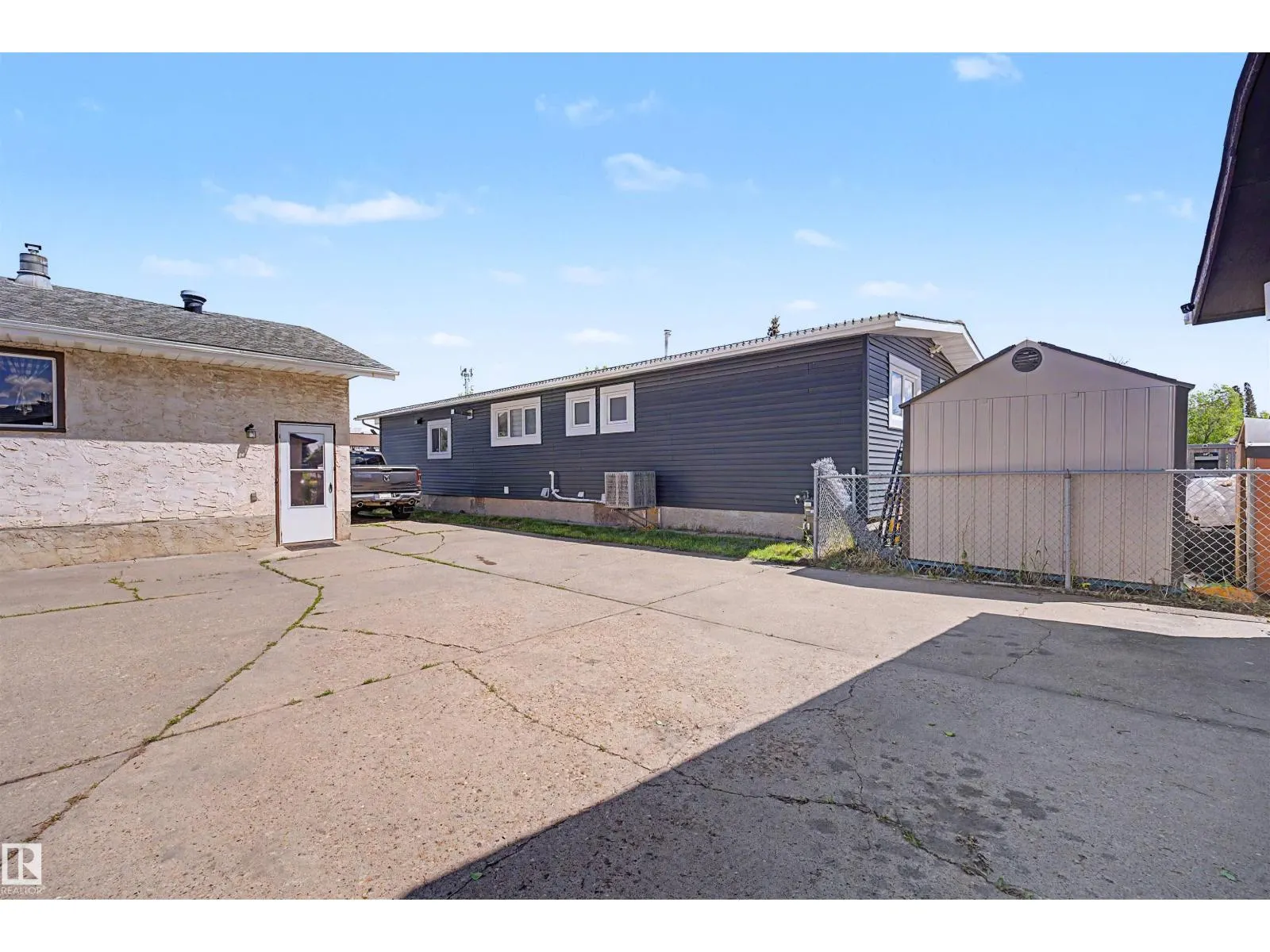 16608 109 ST NW