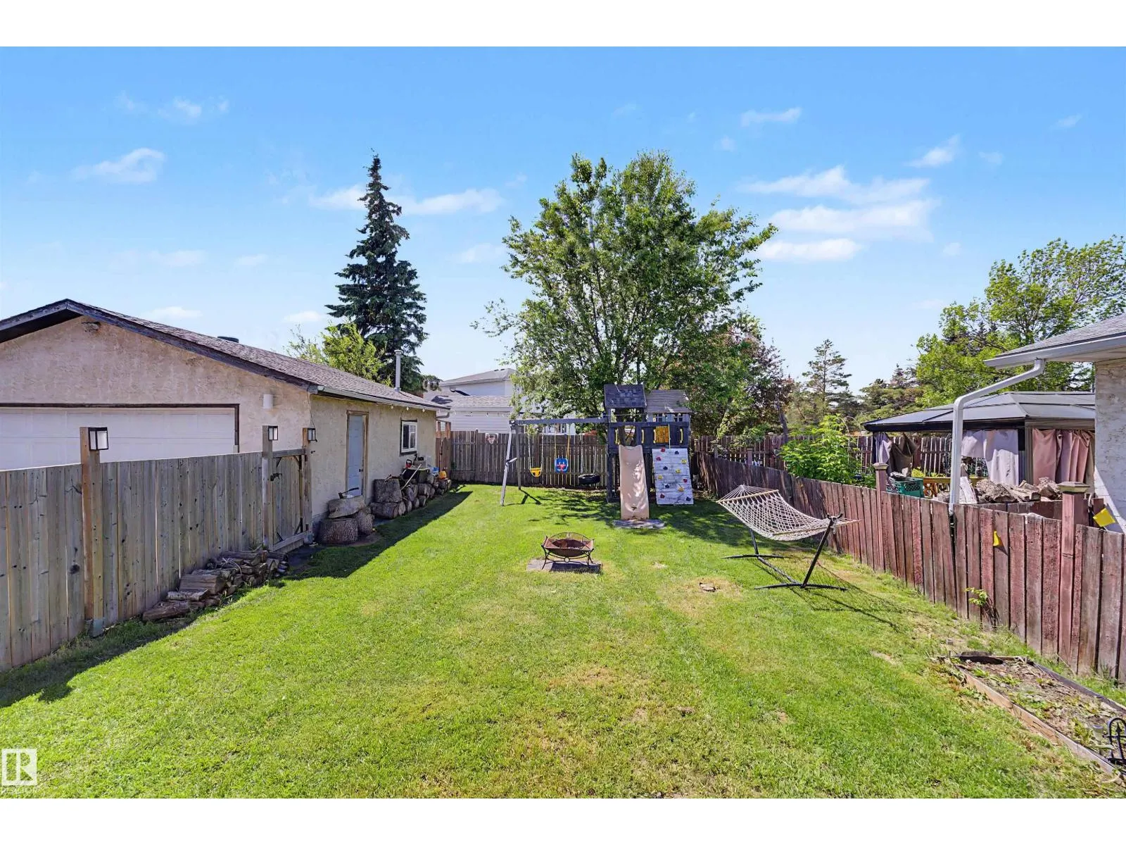 16608 109 ST NW