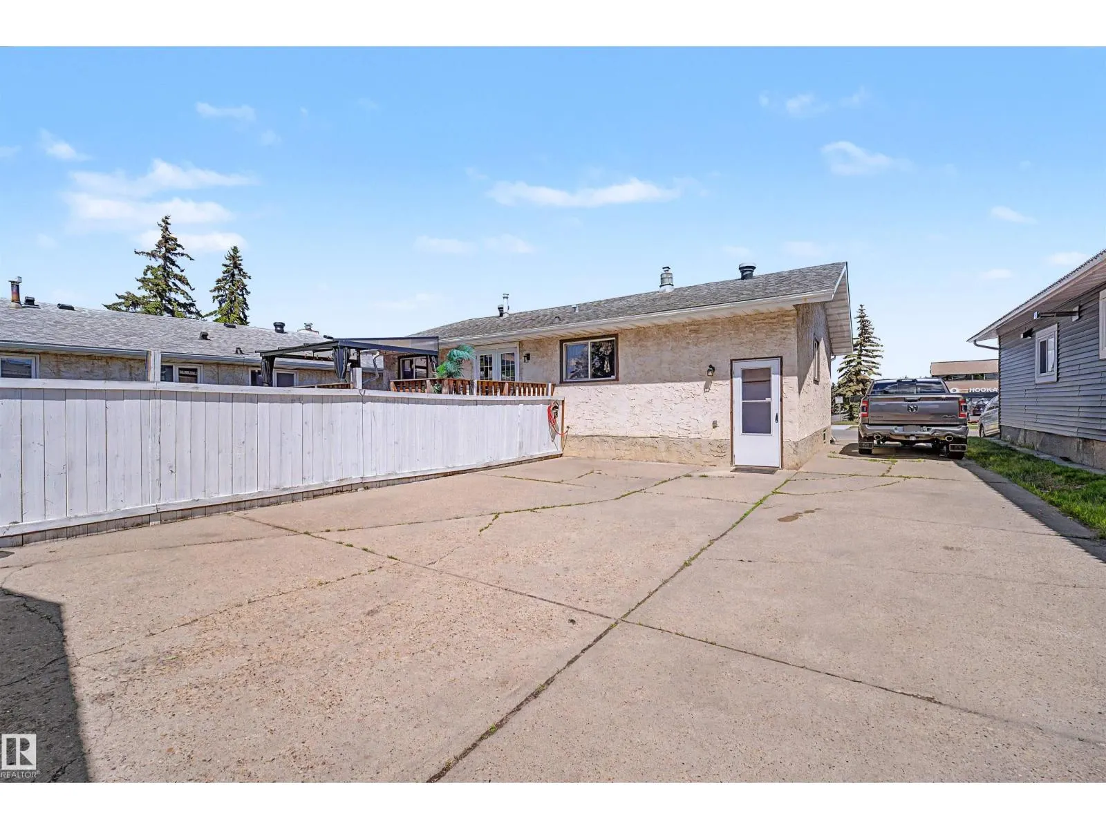 16608 109 ST NW