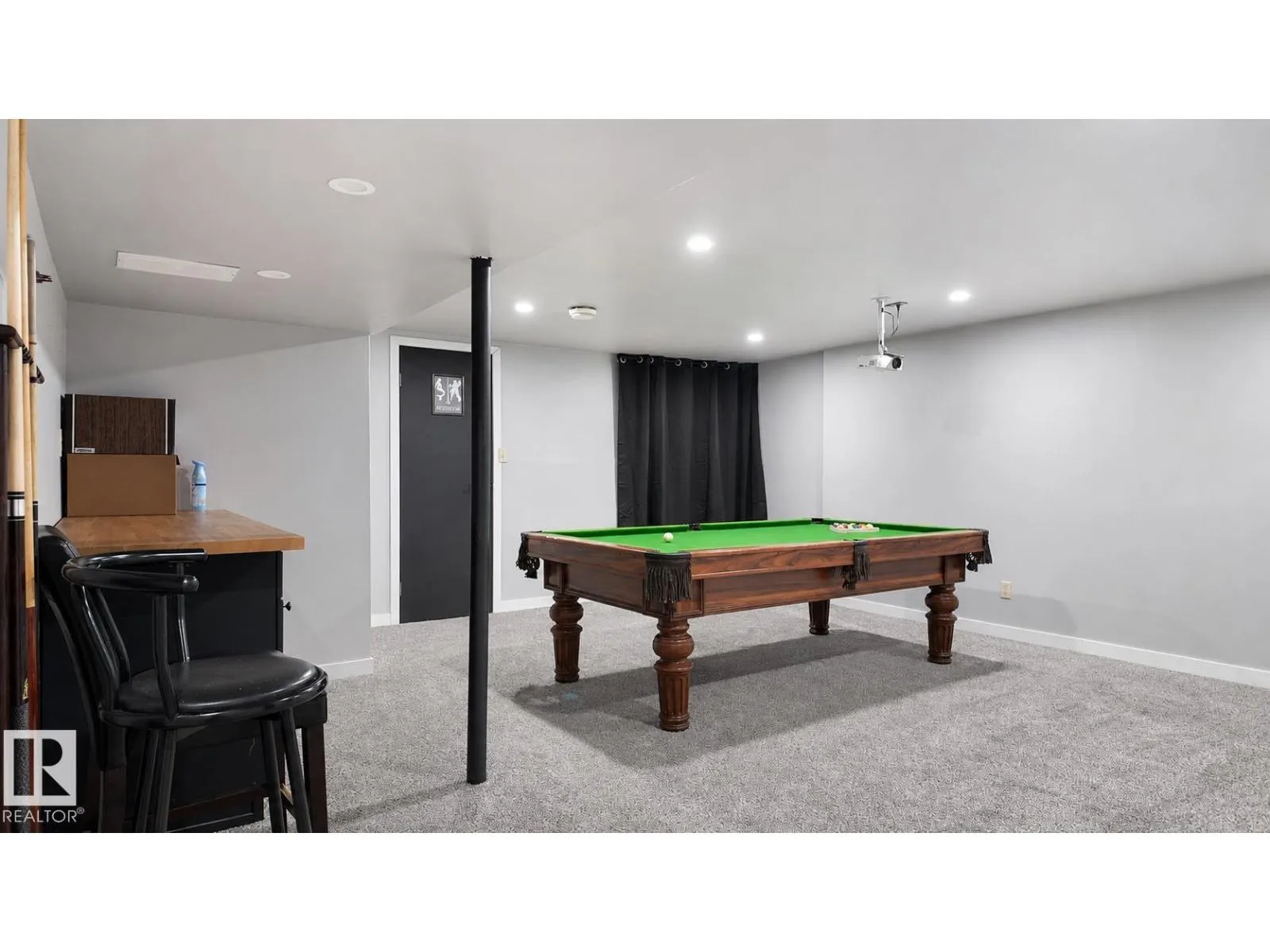 16608 109 ST NW
