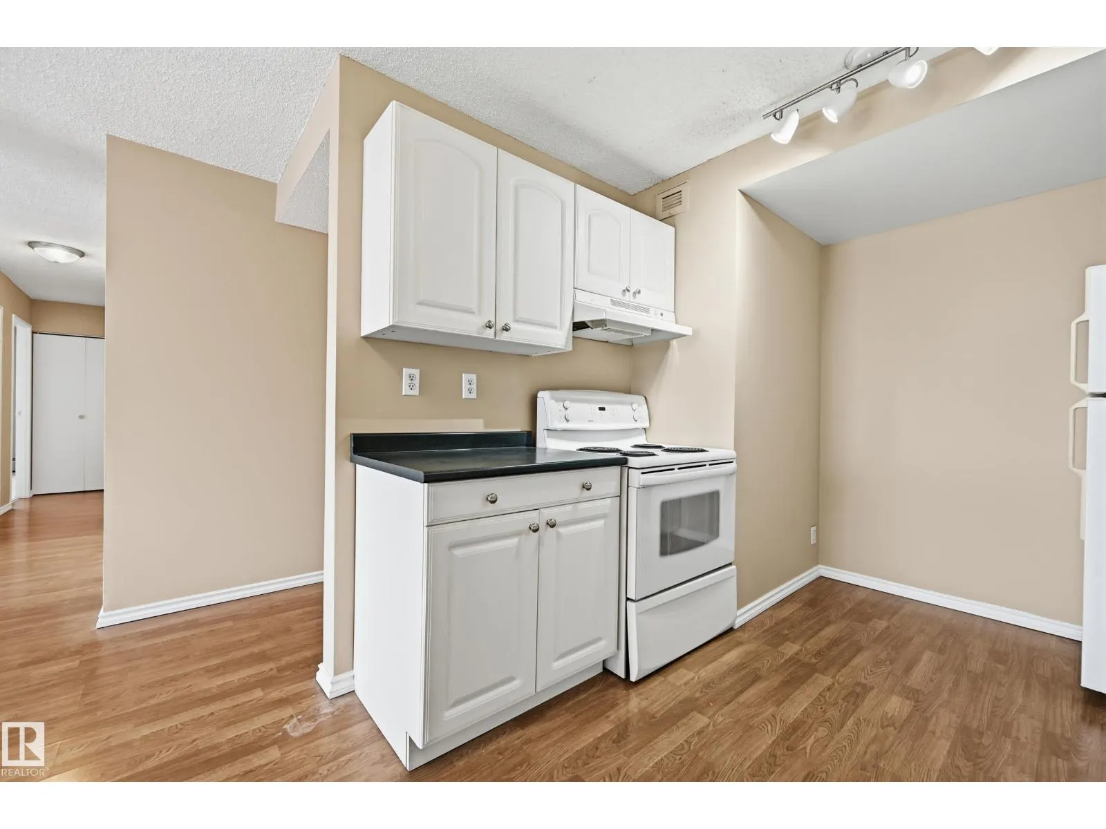 #1805 10011 116 ST NW