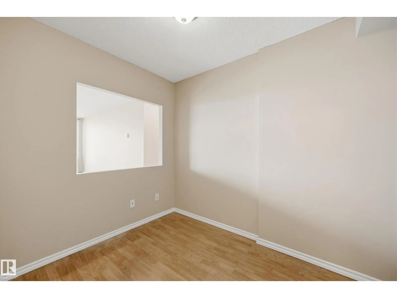 #1805 10011 116 ST NW