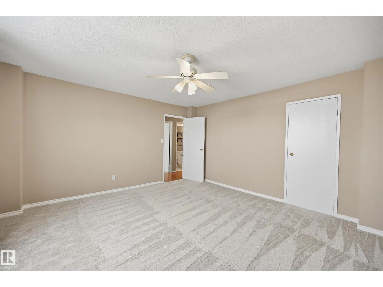 #1805 10011 116 ST NW