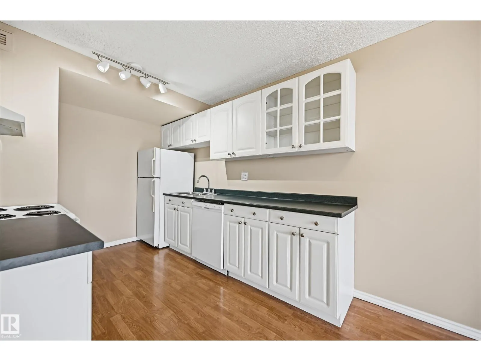 #1805 10011 116 ST NW