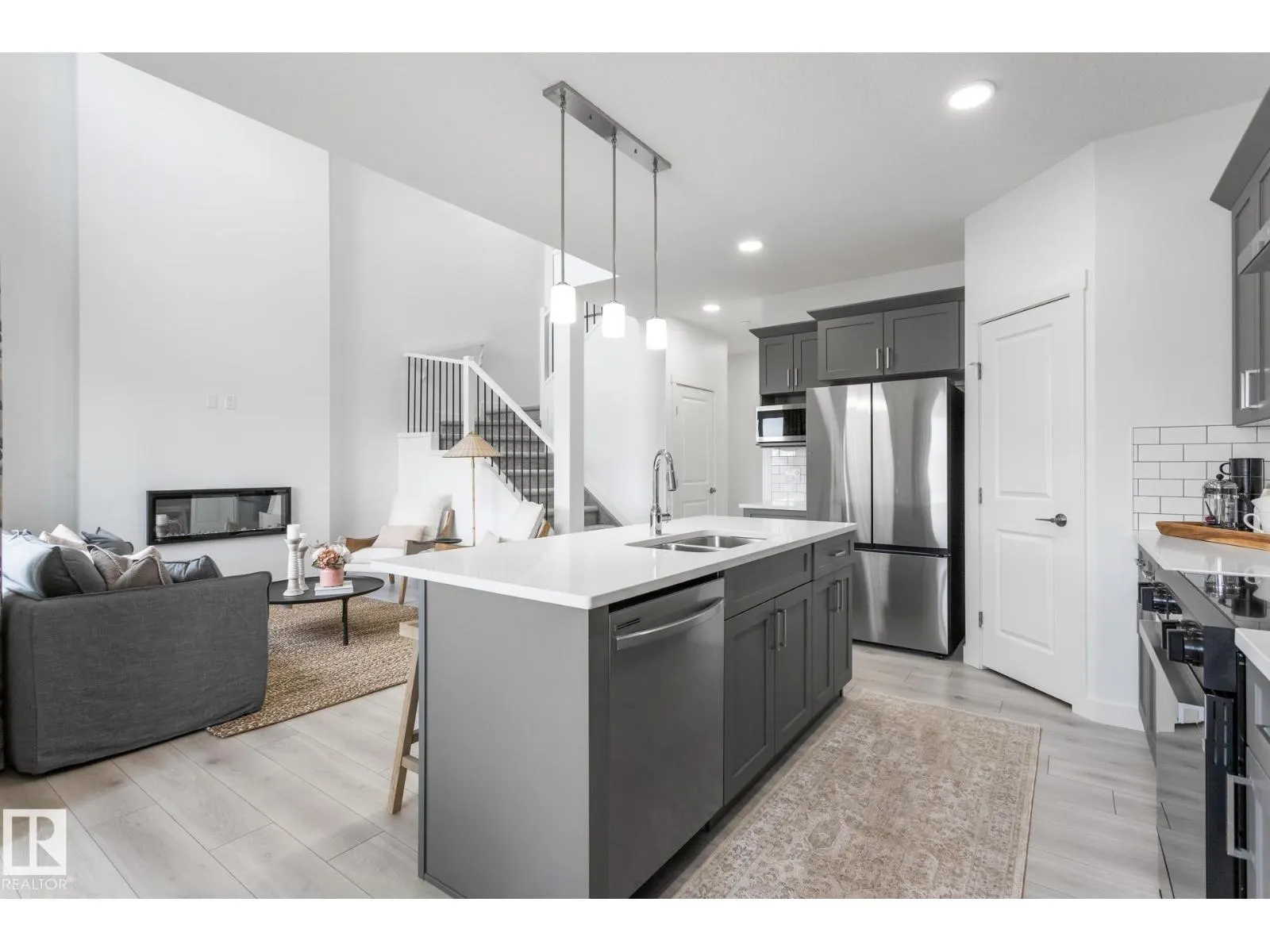 20835 40 AV NW