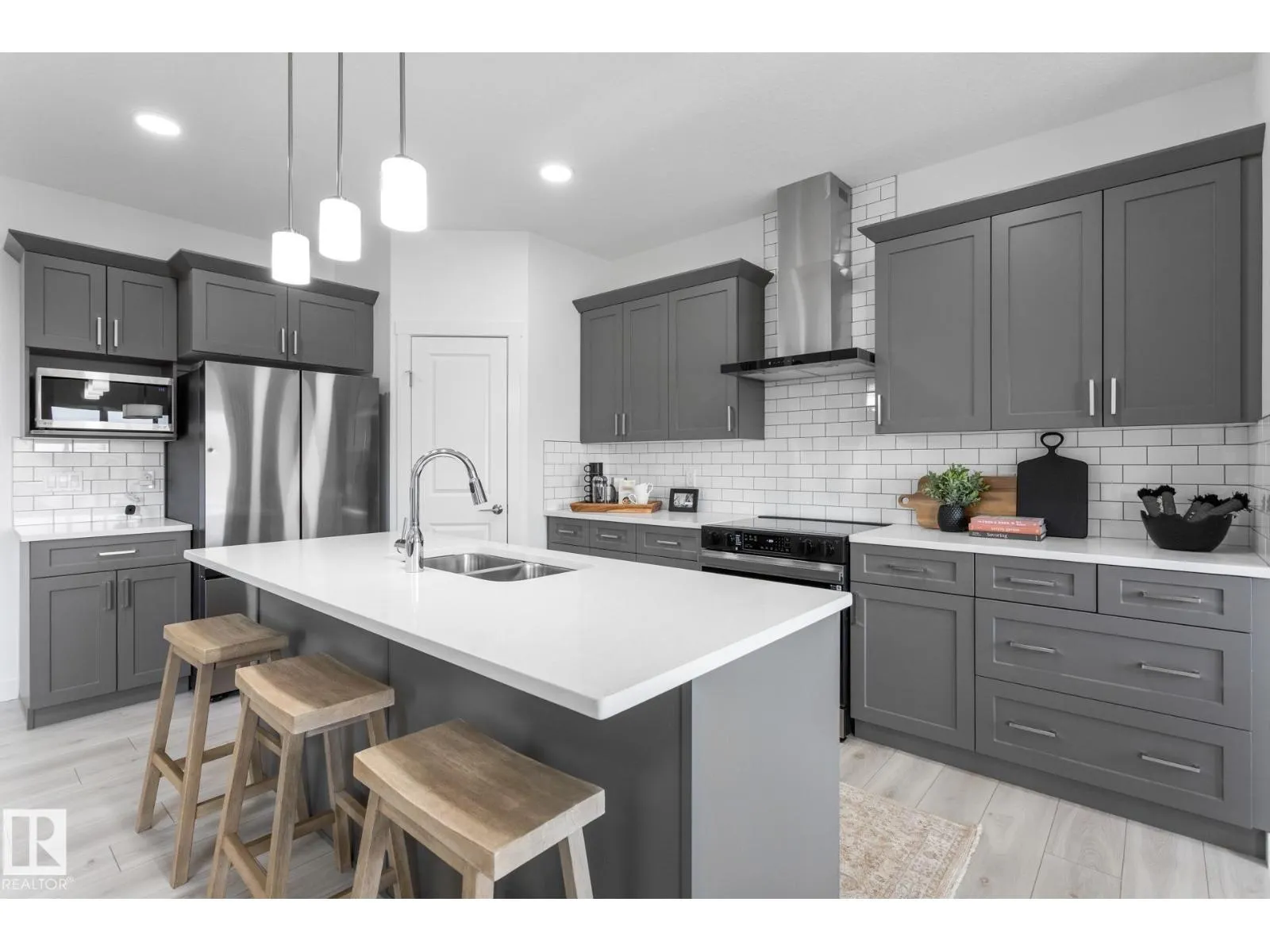 20835 40 AV NW