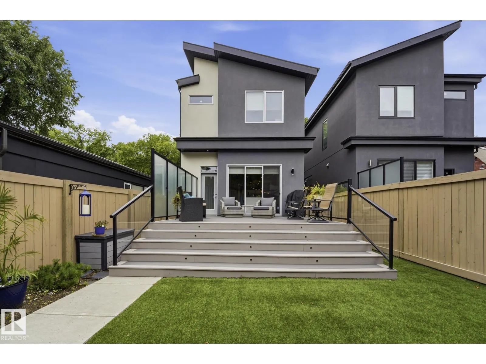 10433 140 ST NW