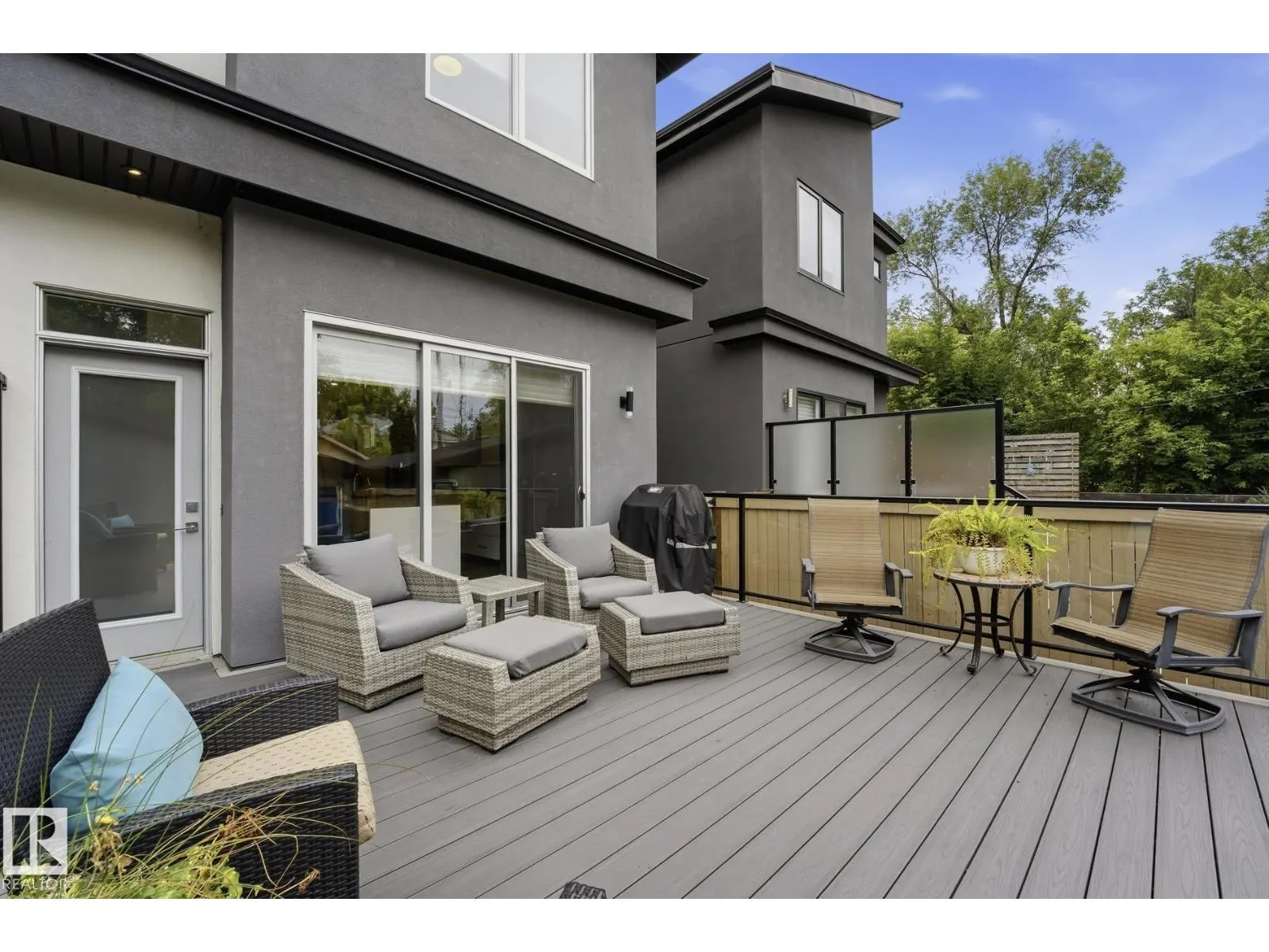 10433 140 ST NW