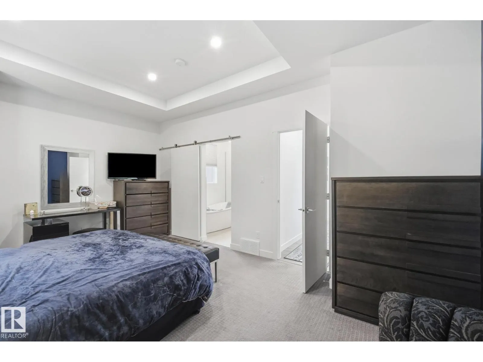 10433 140 ST NW