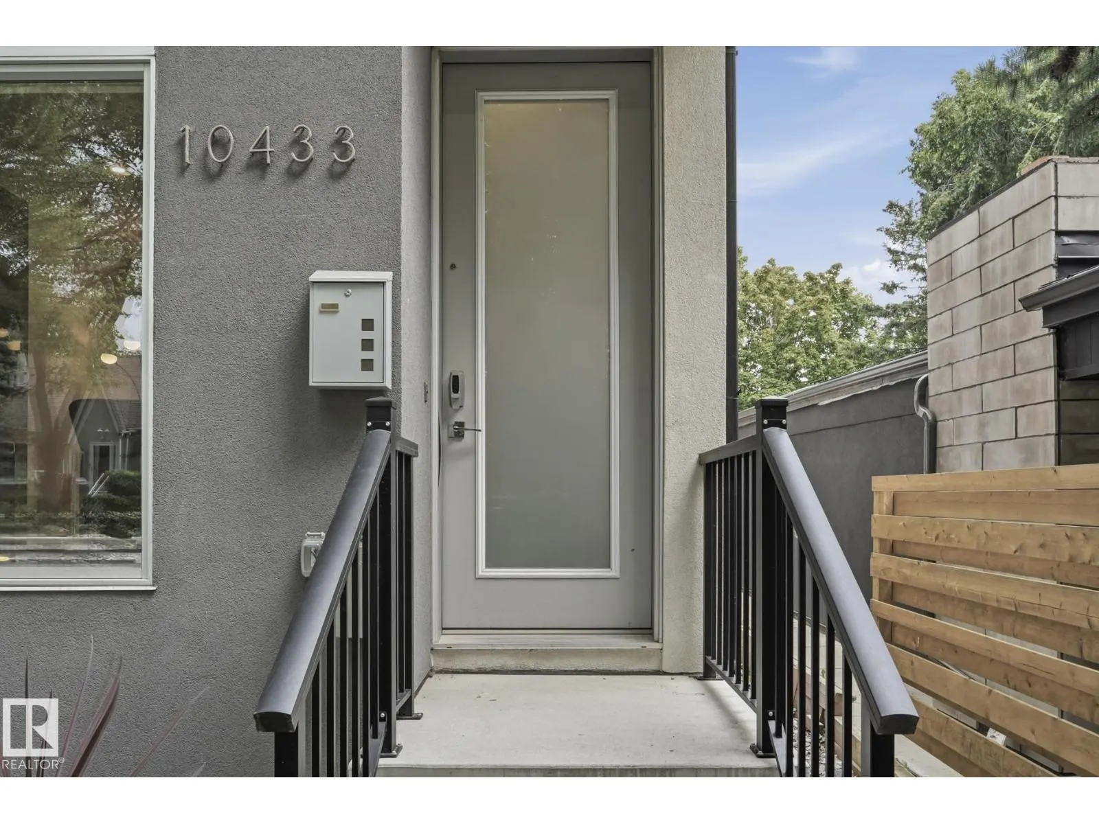 10433 140 ST NW