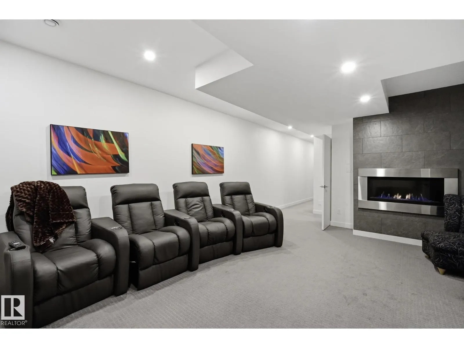 10433 140 ST NW