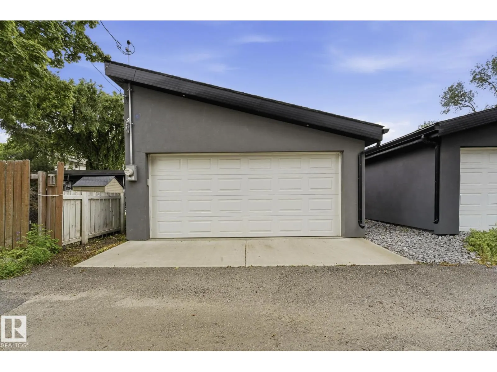 10433 140 ST NW