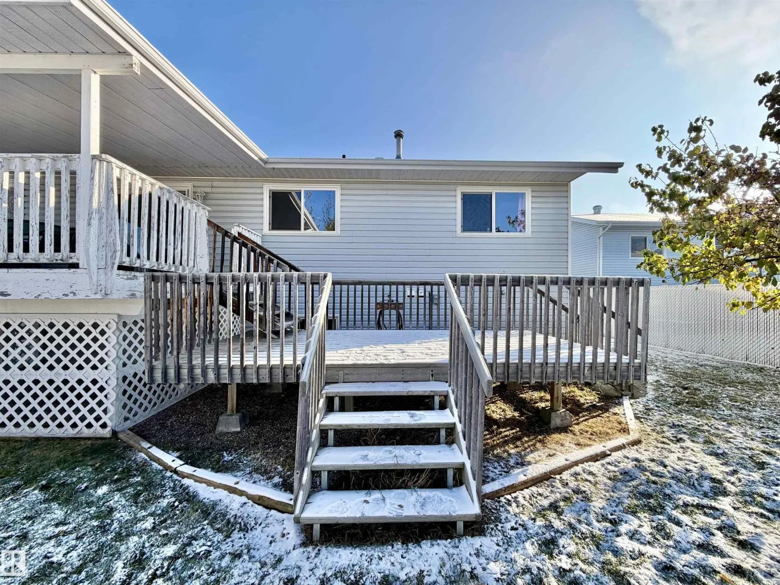 4013 Mackenzie AV